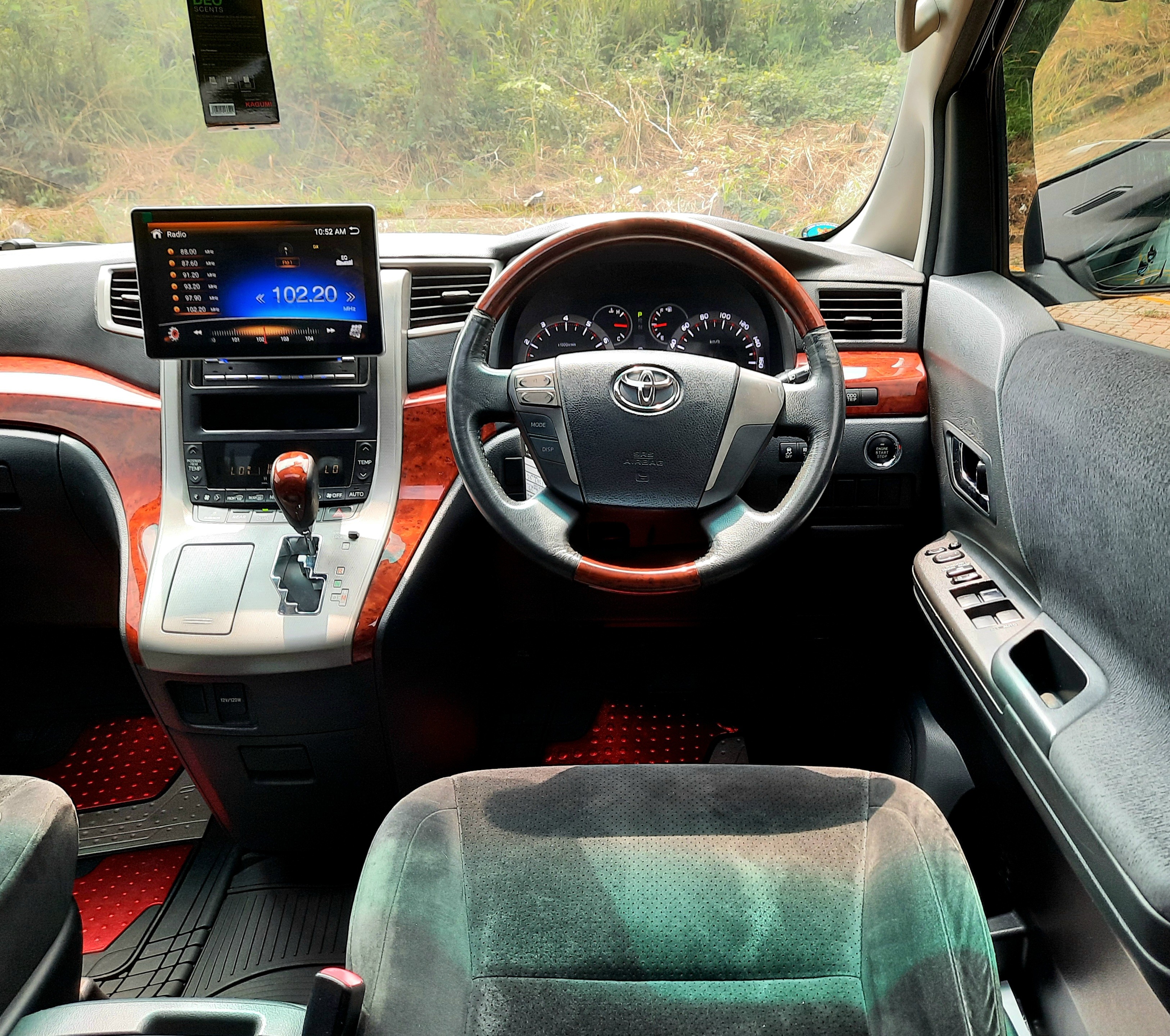 2011 Toyota Alphard  S 2.4 AT 2011 Toyota Alphard  S 2.4 AT