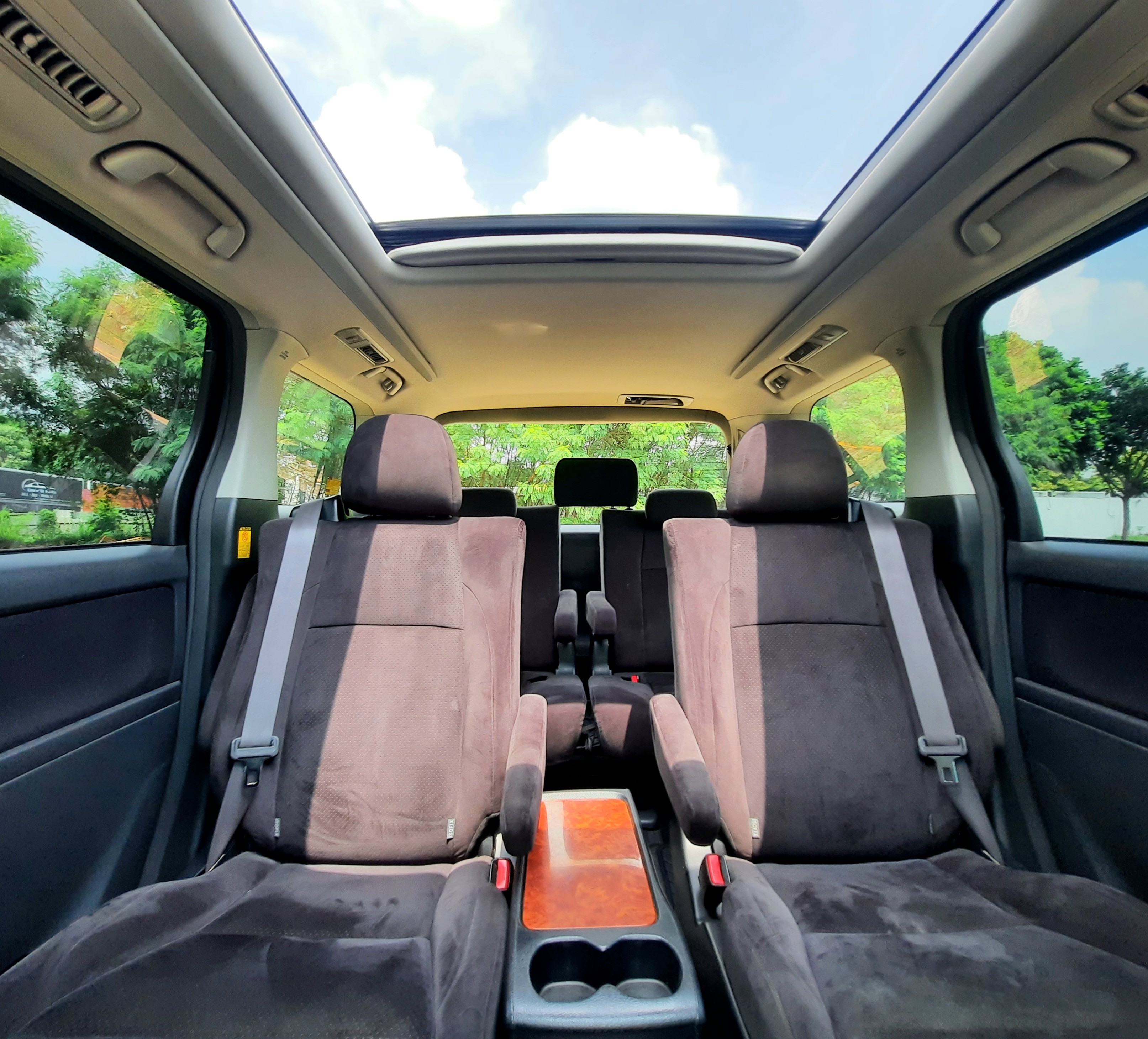 2011 Toyota Alphard  S 2.4 AT 2011 Toyota Alphard  S 2.4 AT