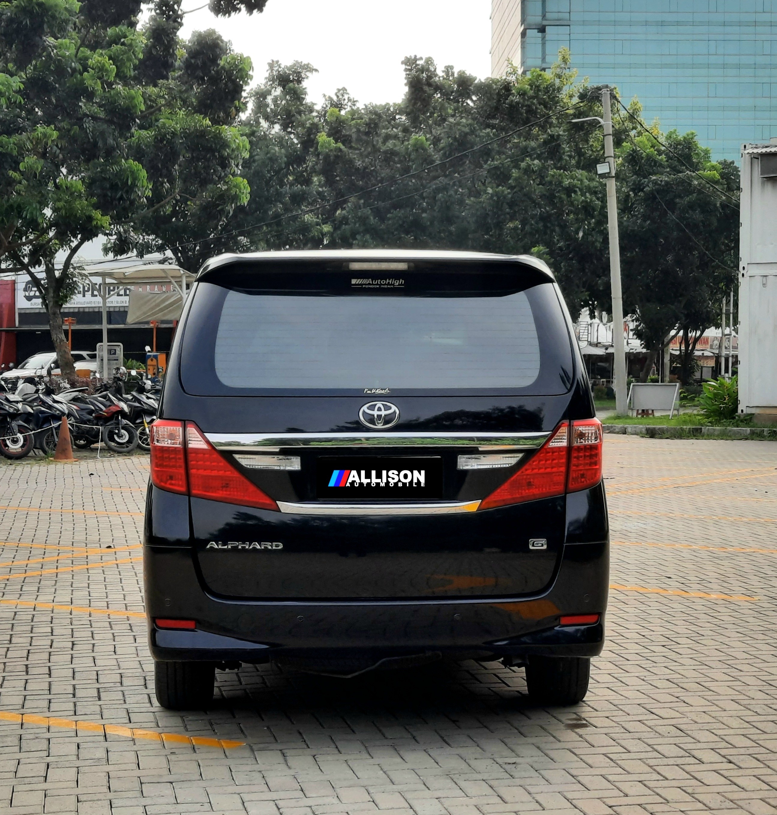 2012 Toyota Alphard  2.4 AT 2012 Toyota Alphard  2.4 AT