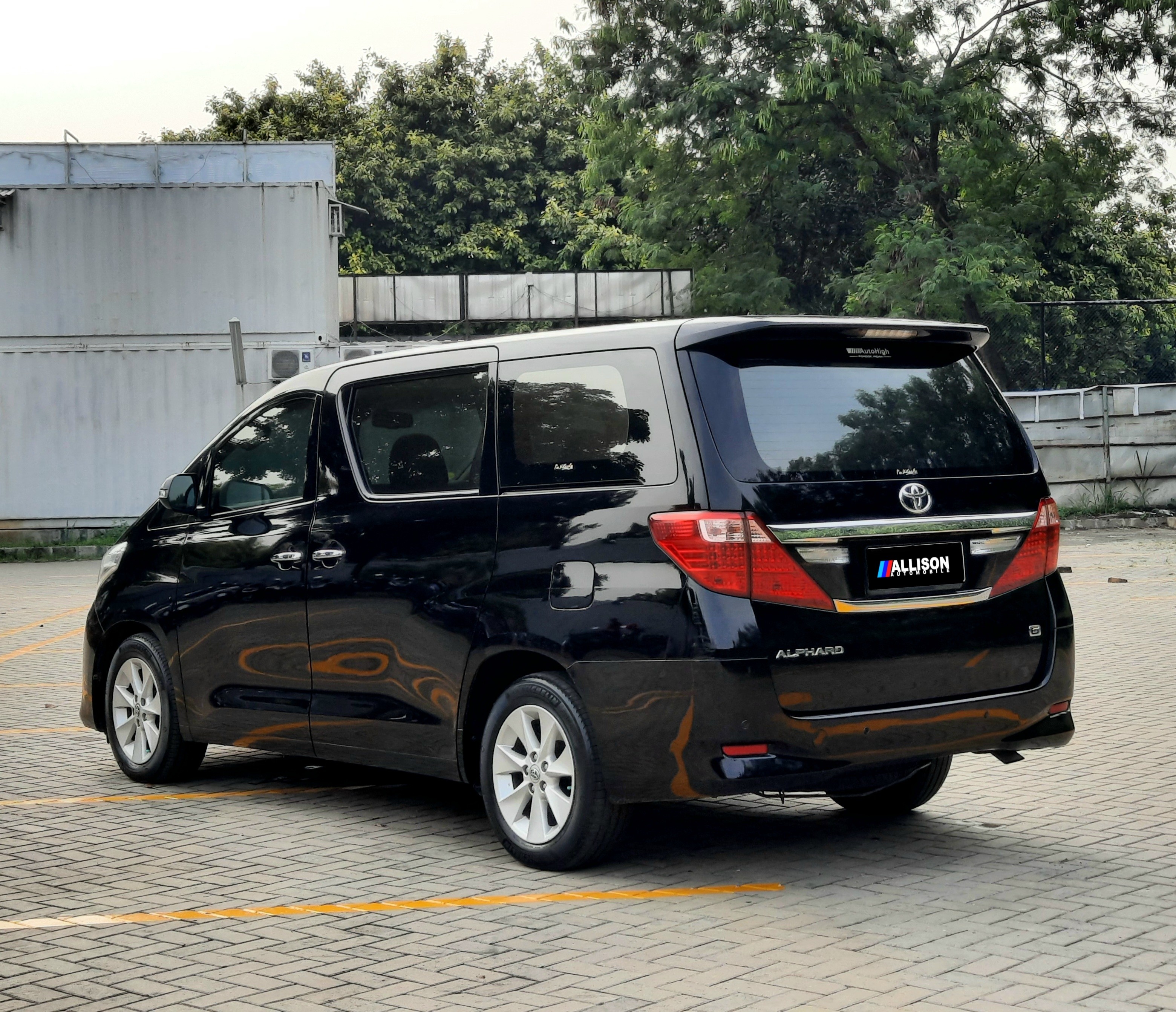 2012 Toyota Alphard  2.4 AT 2012 Toyota Alphard  2.4 AT