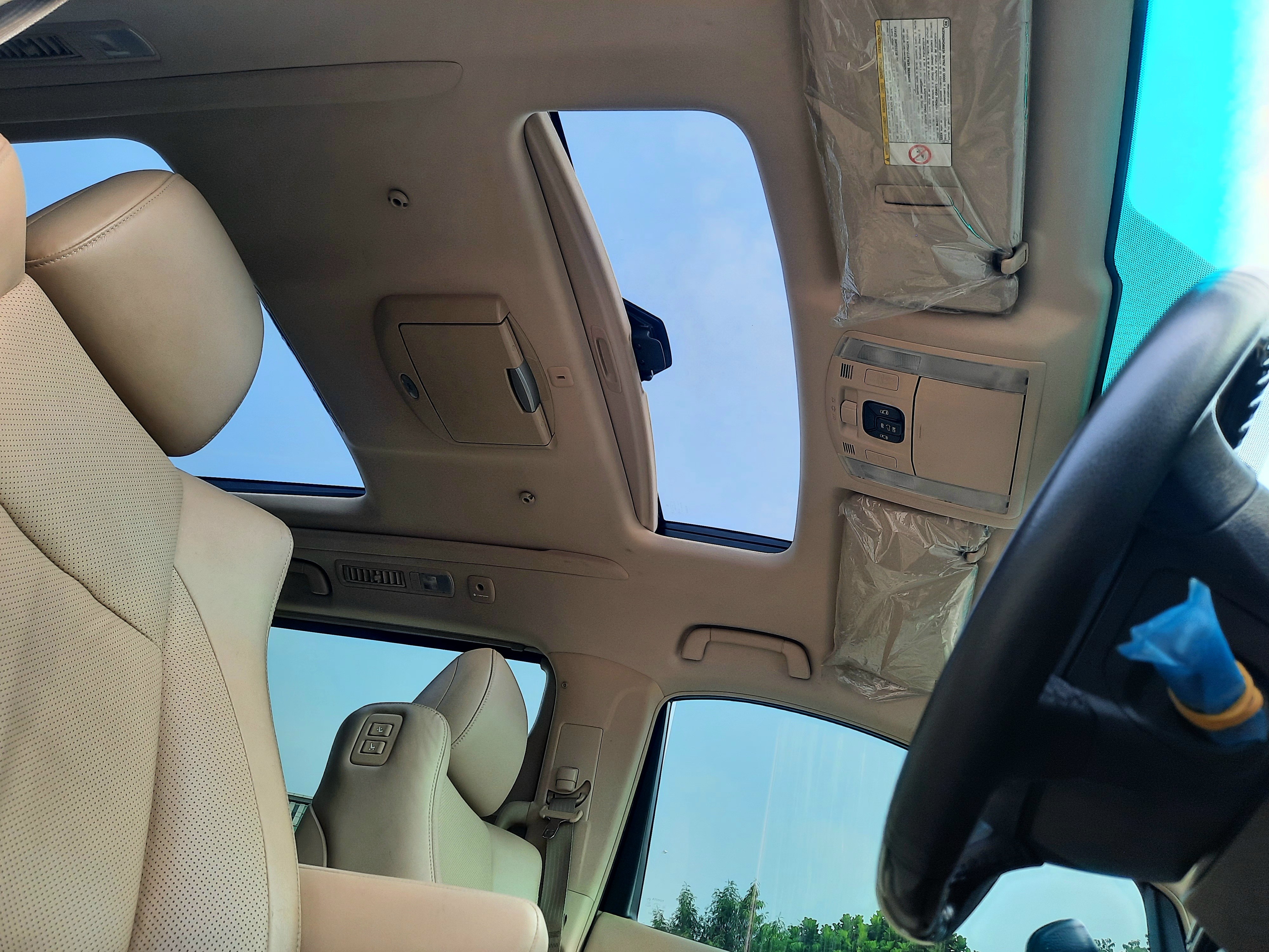 2012 Toyota Alphard  2.4 AT 2012 Toyota Alphard  2.4 AT