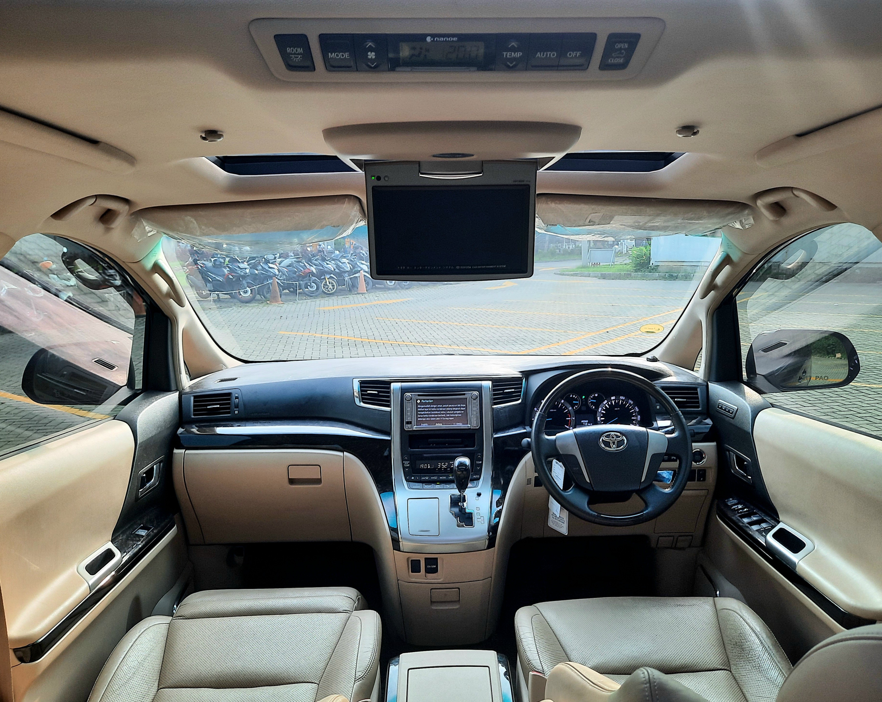 2012 Toyota Alphard  2.4 AT 2012 Toyota Alphard  2.4 AT