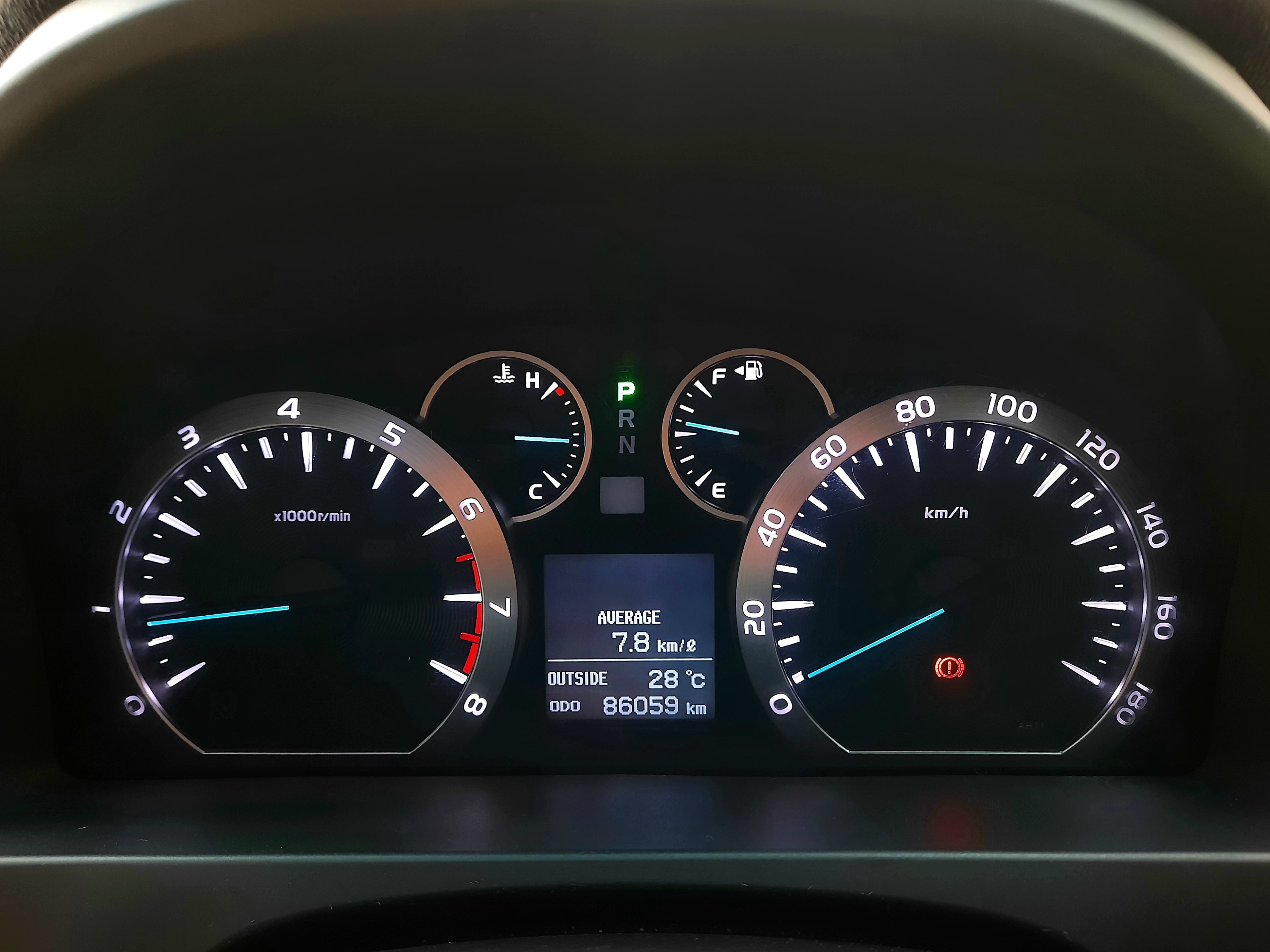 2012 Toyota Alphard  2.4 AT 2012 Toyota Alphard  2.4 AT