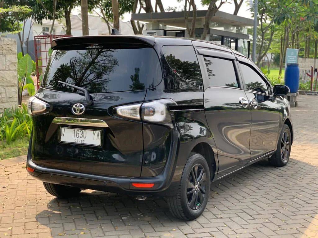 2017 Toyota Sienta 2017 Toyota Sienta