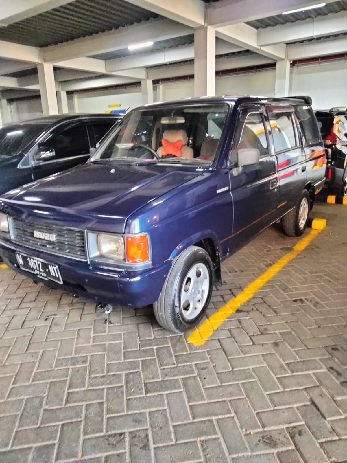 1995 Isuzu Panther 1995 Isuzu Panther
