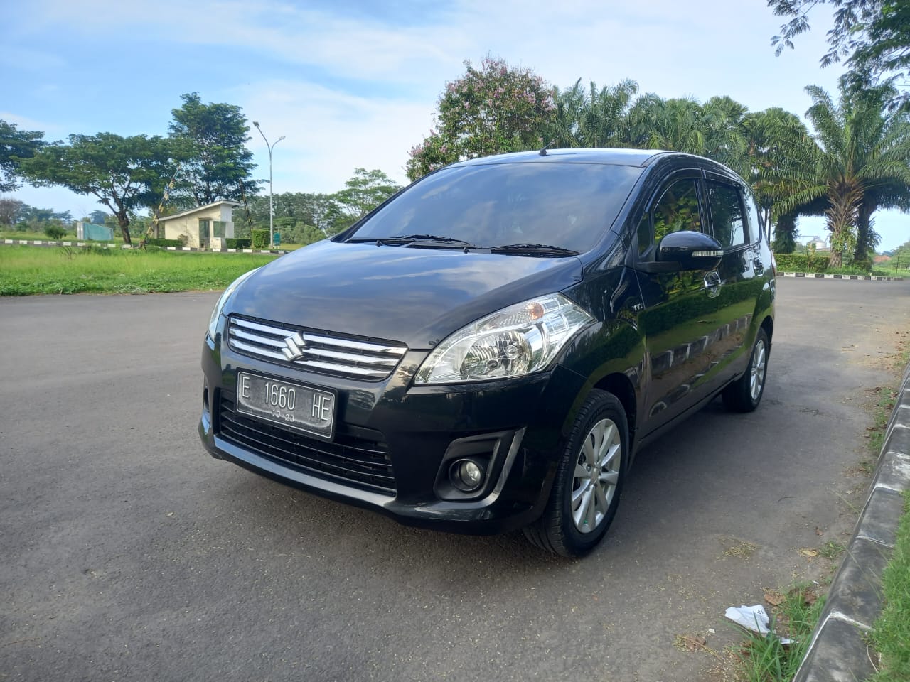 2013 Suzuki Ertiga  GX AT Bekas 2013 Suzuki Ertiga  GX AT Bekas