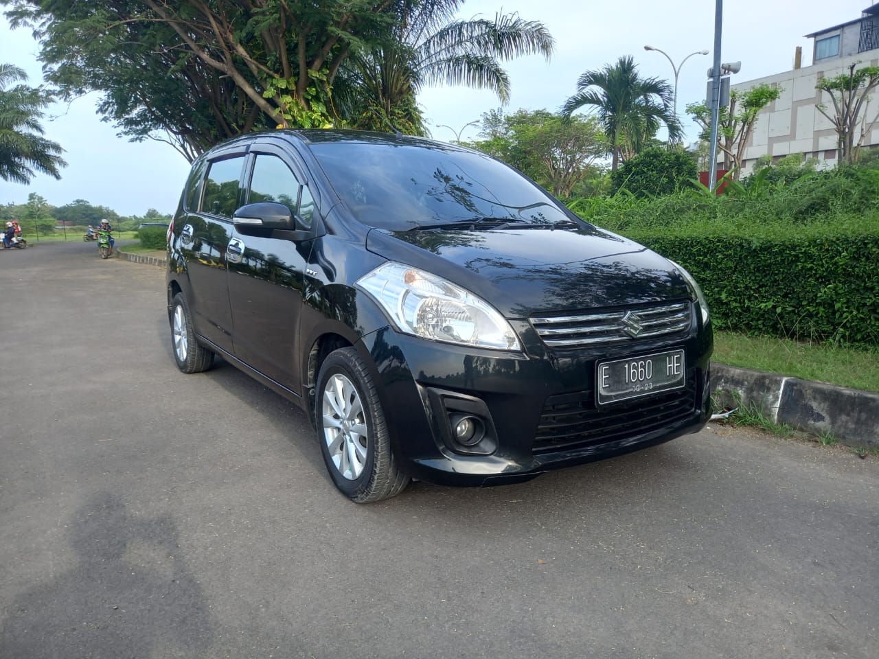 2013 Suzuki Ertiga  GX AT 2013 Suzuki Ertiga  GX AT