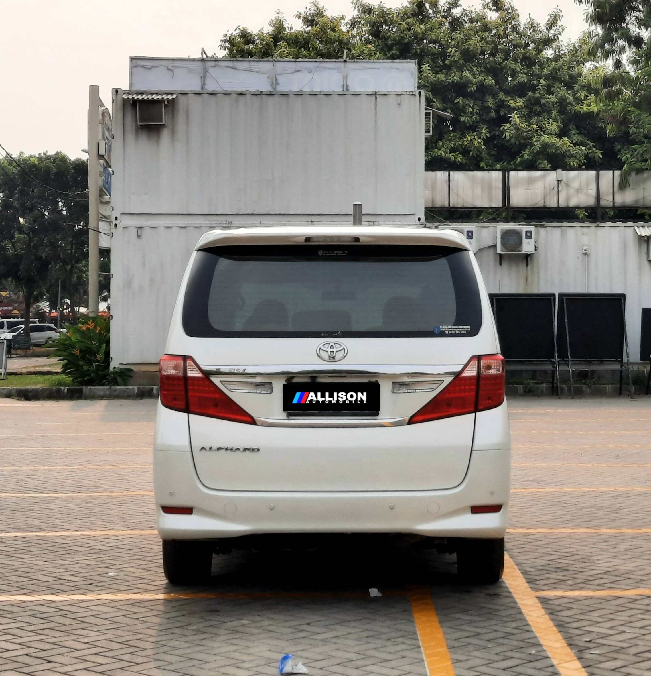 2013 Toyota Alphard  2.4 AT 2013 Toyota Alphard  2.4 AT