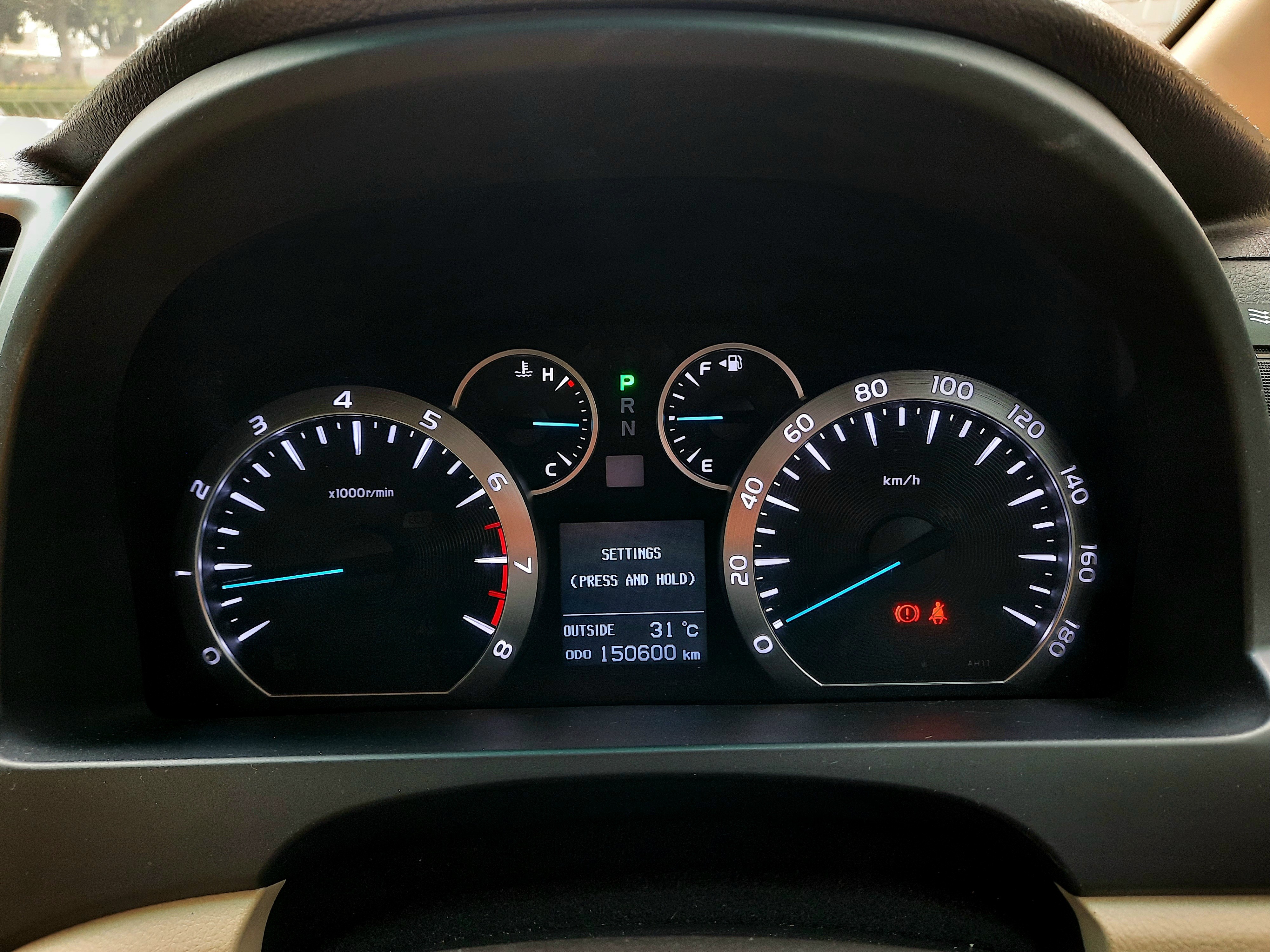 2013 Toyota Alphard  2.4 AT 2013 Toyota Alphard  2.4 AT