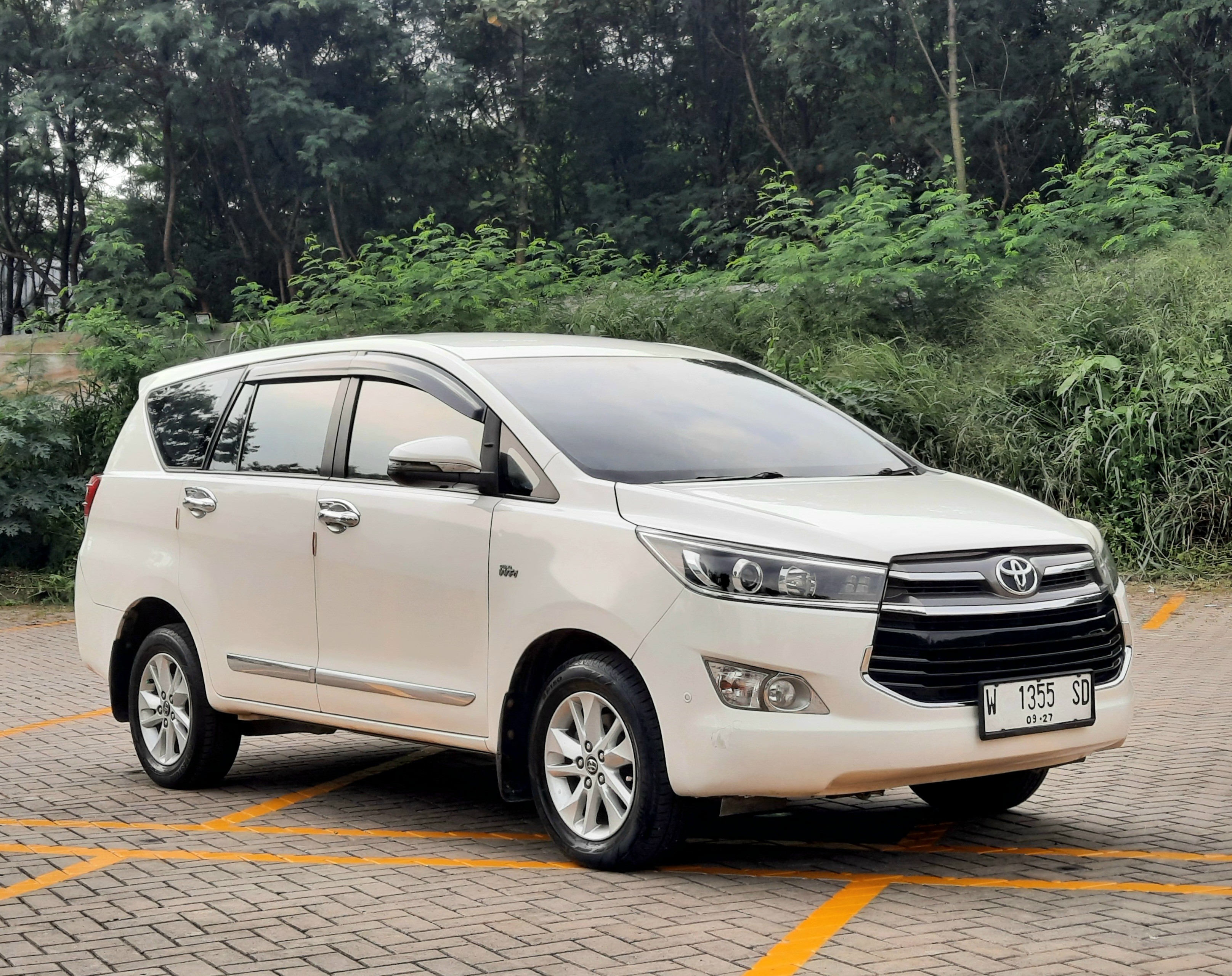 2017 Toyota Kijang Innova 2.0 V MT 2017 Toyota Kijang Innova 2.0 V MT