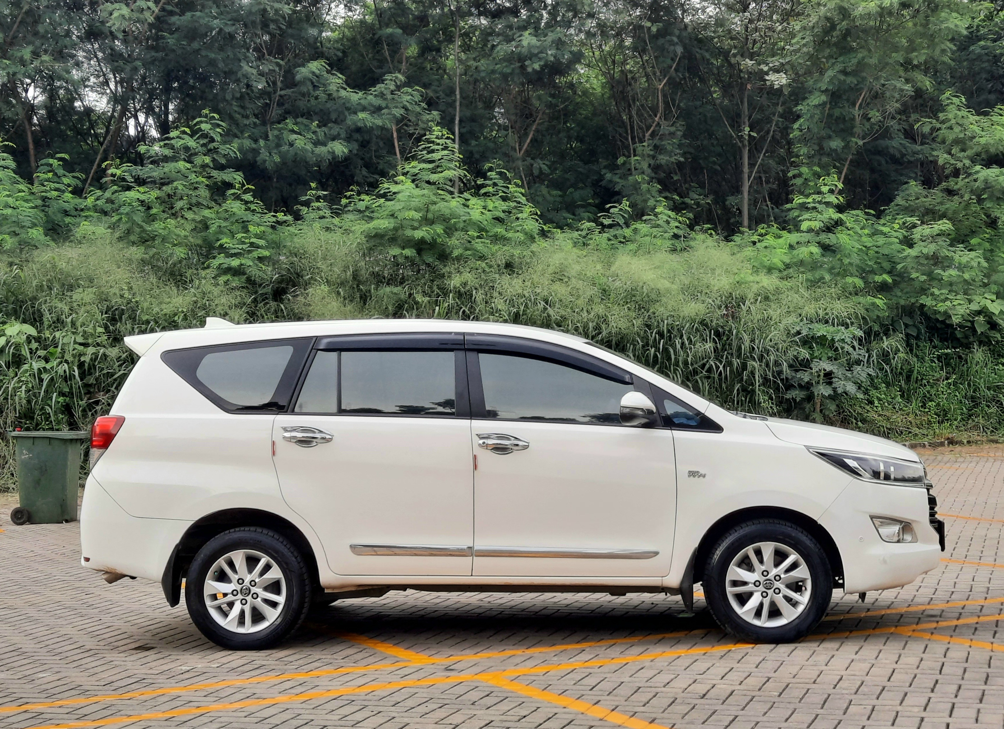 2017 Toyota Kijang Innova 2.0 V MT 2017 Toyota Kijang Innova 2.0 V MT