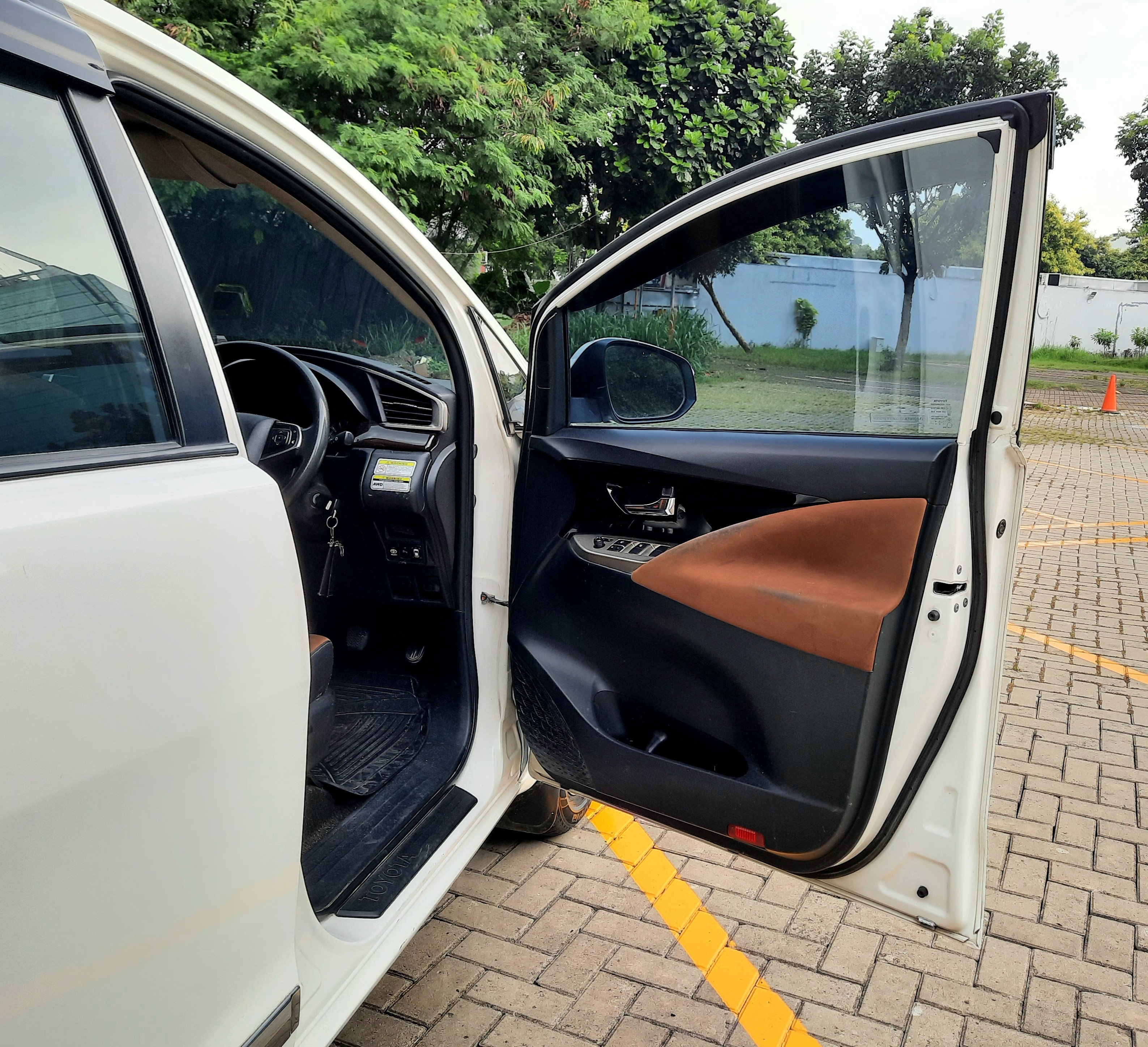 2017 Toyota Kijang Innova 2.0 V MT 2017 Toyota Kijang Innova 2.0 V MT