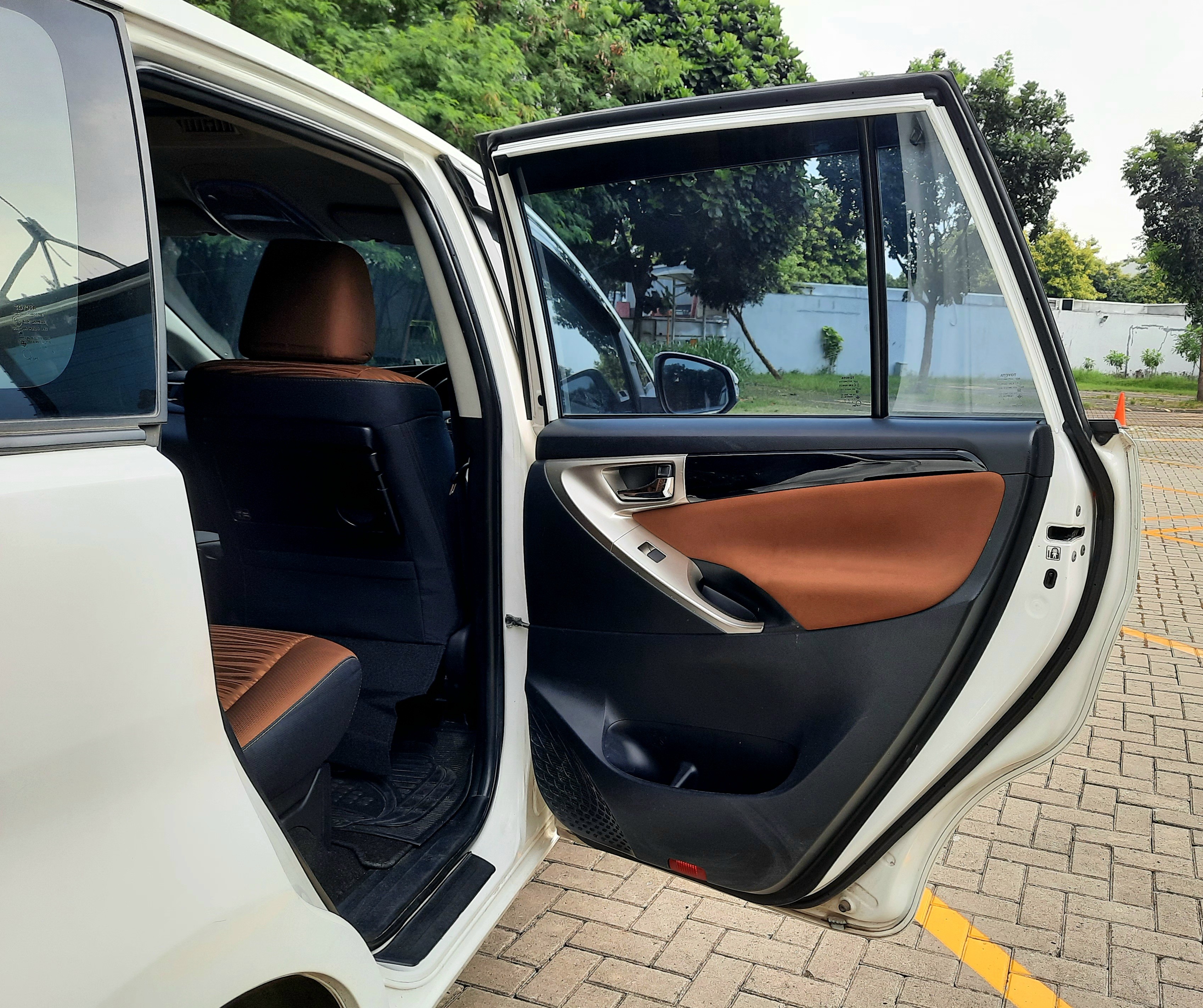 2017 Toyota Kijang Innova 2.0 V MT 2017 Toyota Kijang Innova 2.0 V MT