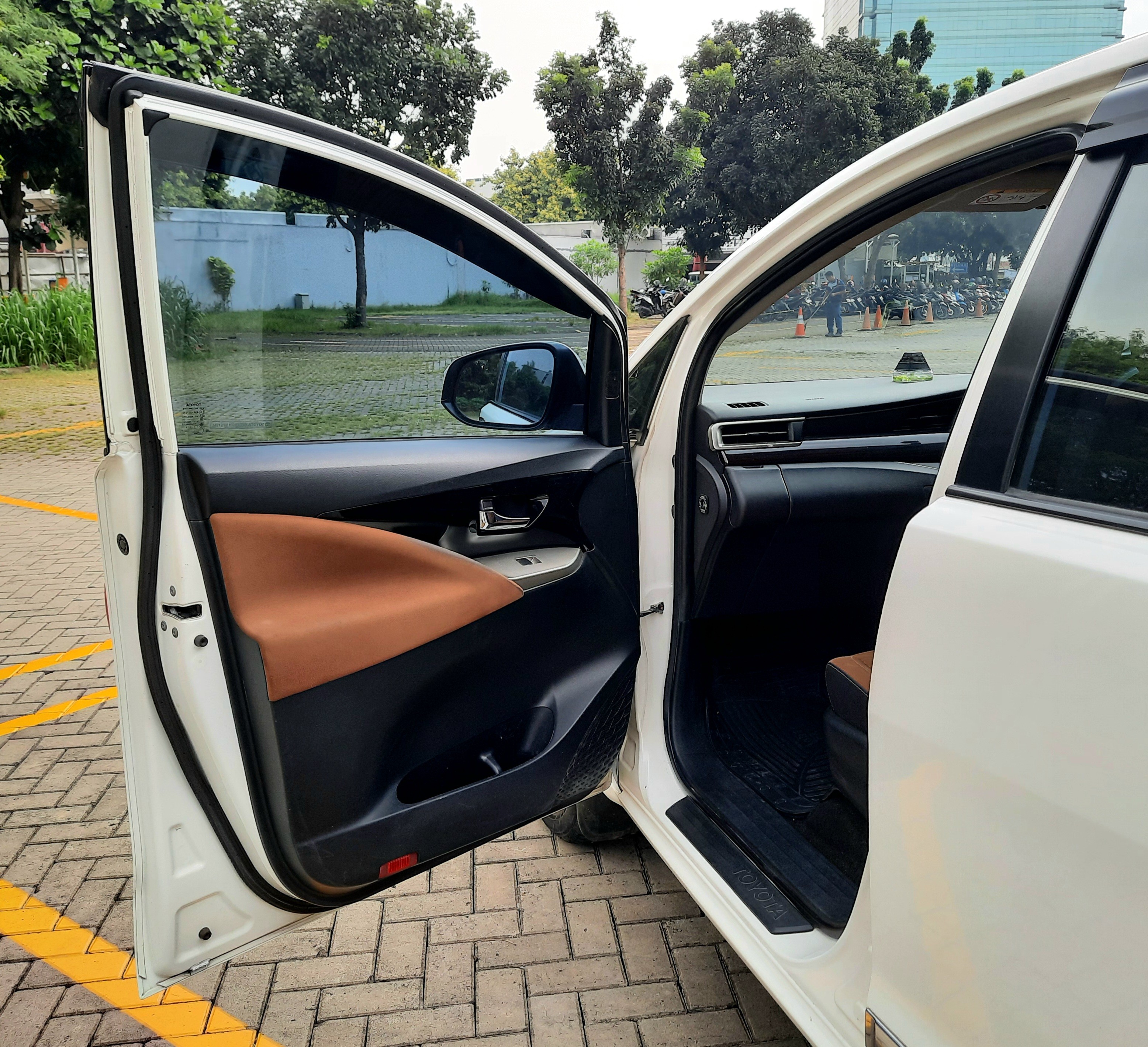 2017 Toyota Kijang Innova 2.0 V MT 2017 Toyota Kijang Innova 2.0 V MT