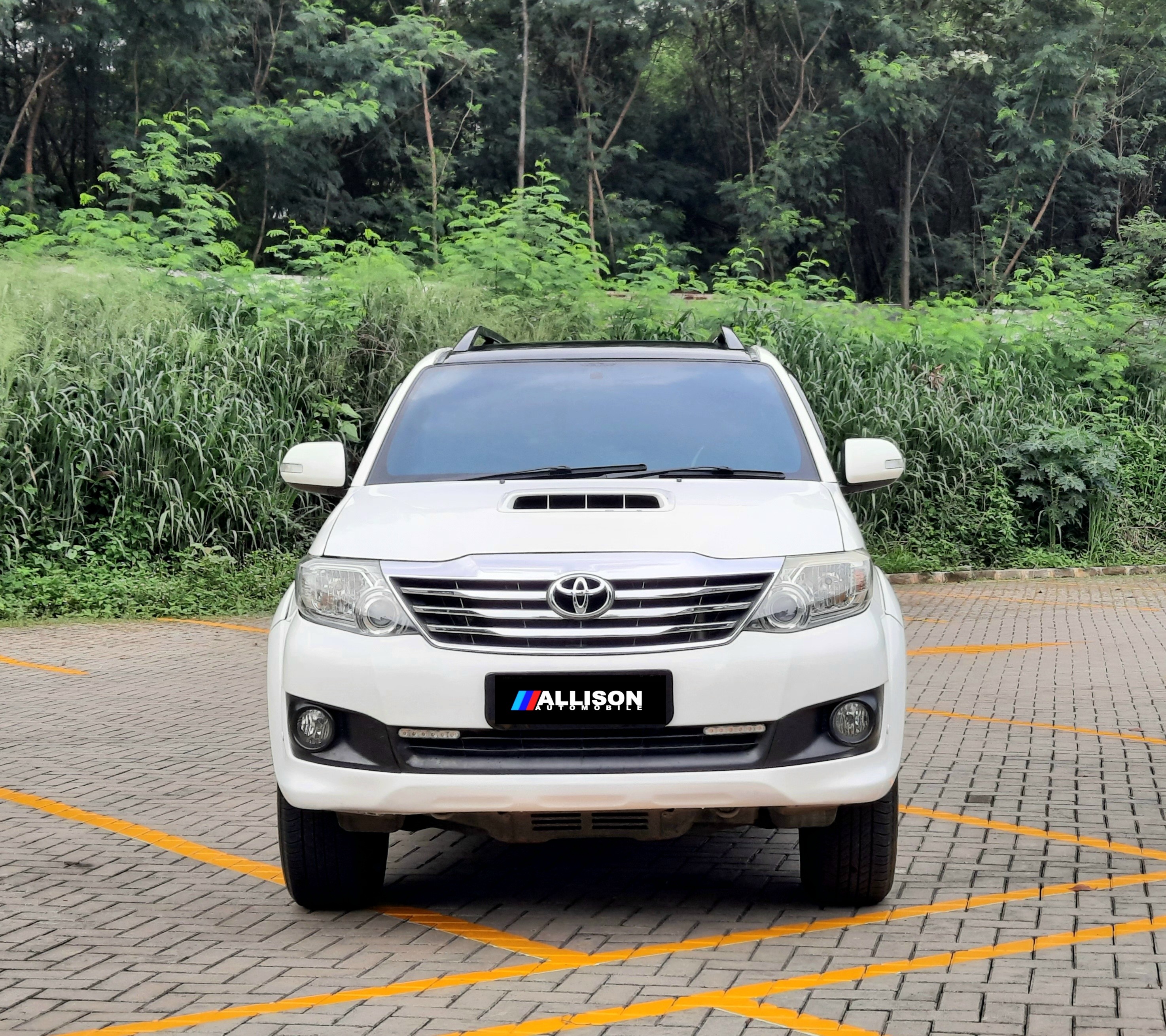 2012 Toyota Fortuner  2.5 G A/T 2012 Toyota Fortuner  2.5 G A/T