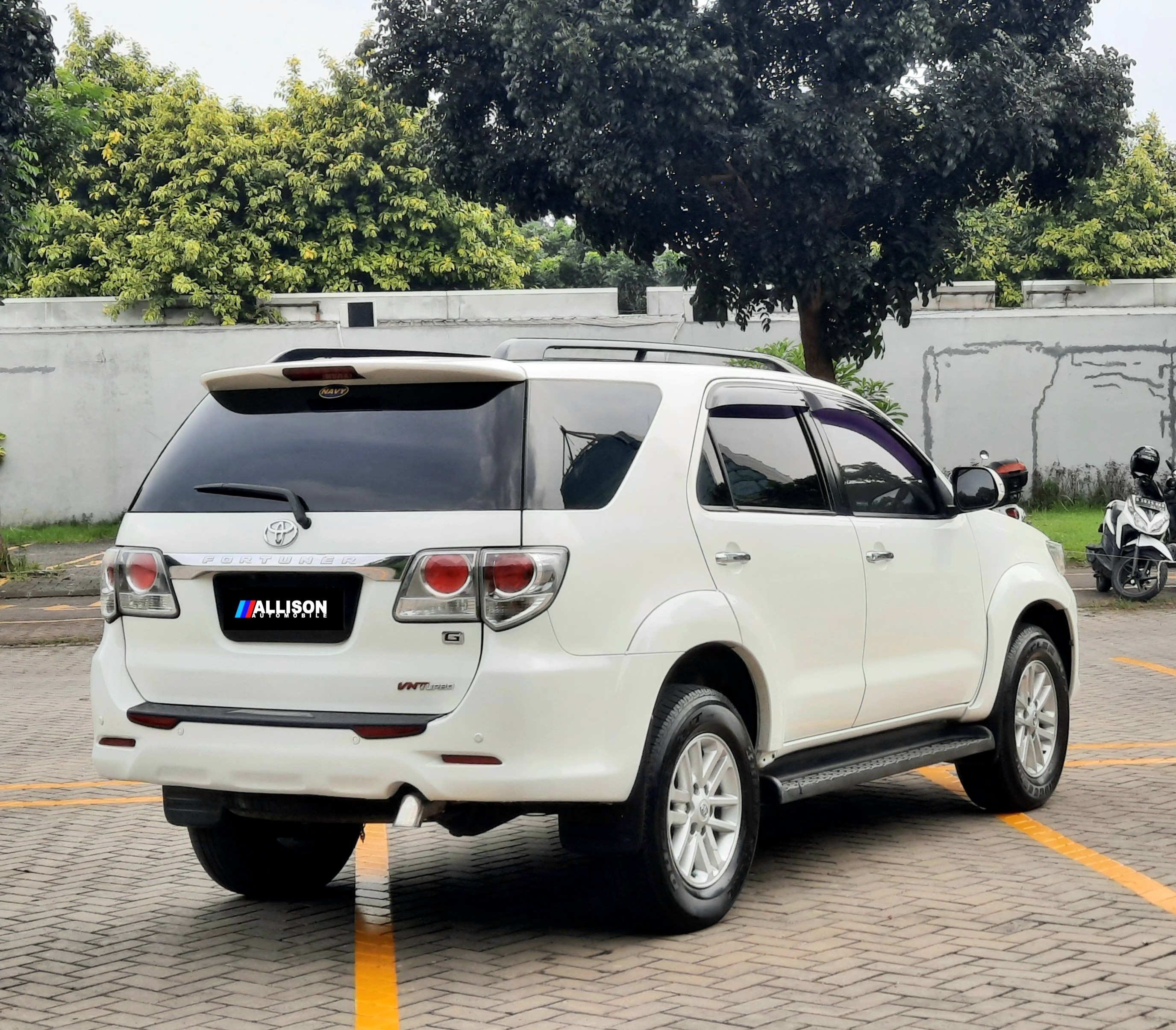 2012 Toyota Fortuner  2.5 G A/T 2012 Toyota Fortuner  2.5 G A/T