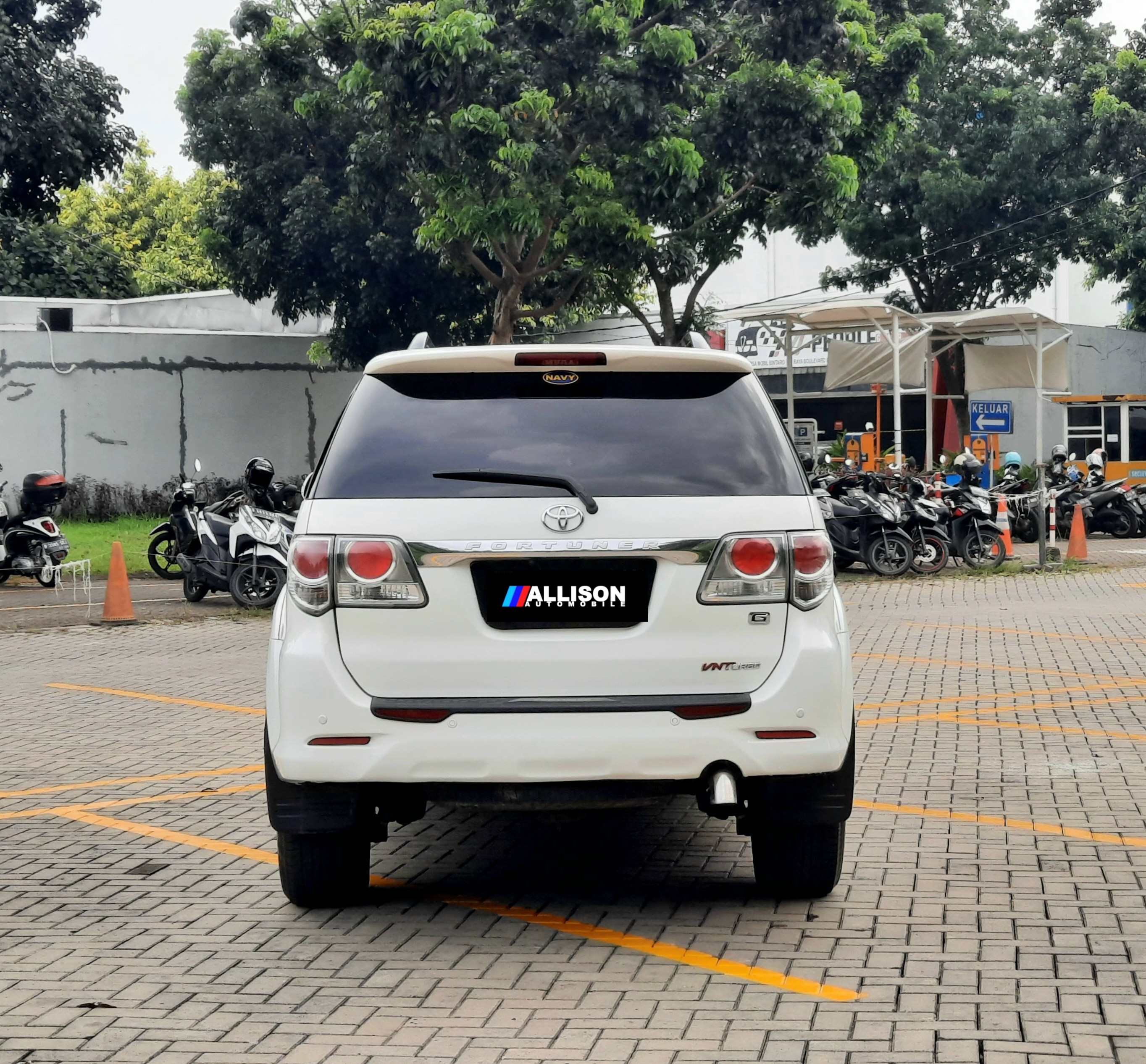 2012 Toyota Fortuner  2.5 G A/T 2012 Toyota Fortuner  2.5 G A/T