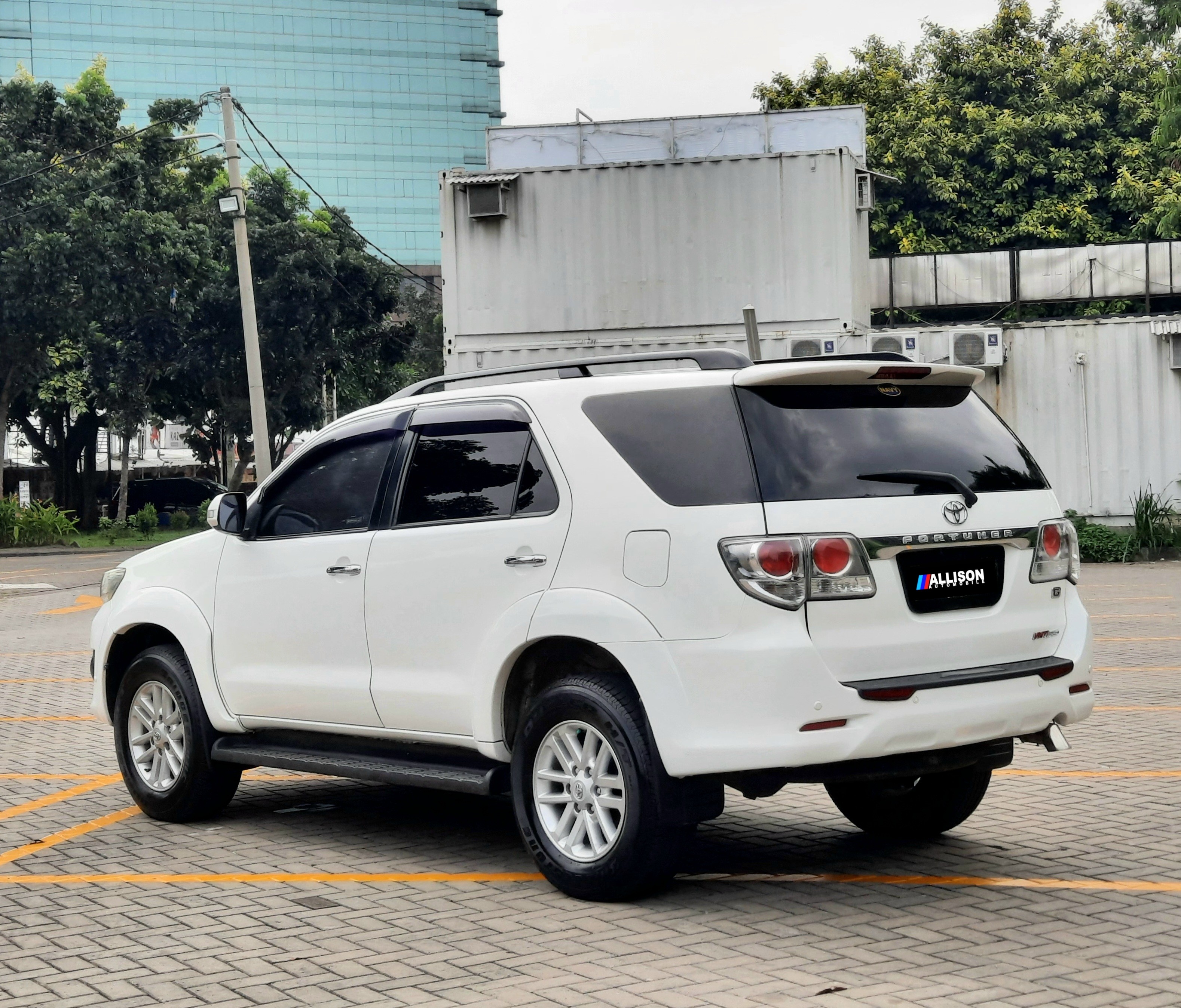 2012 Toyota Fortuner  2.5 G A/T 2012 Toyota Fortuner  2.5 G A/T