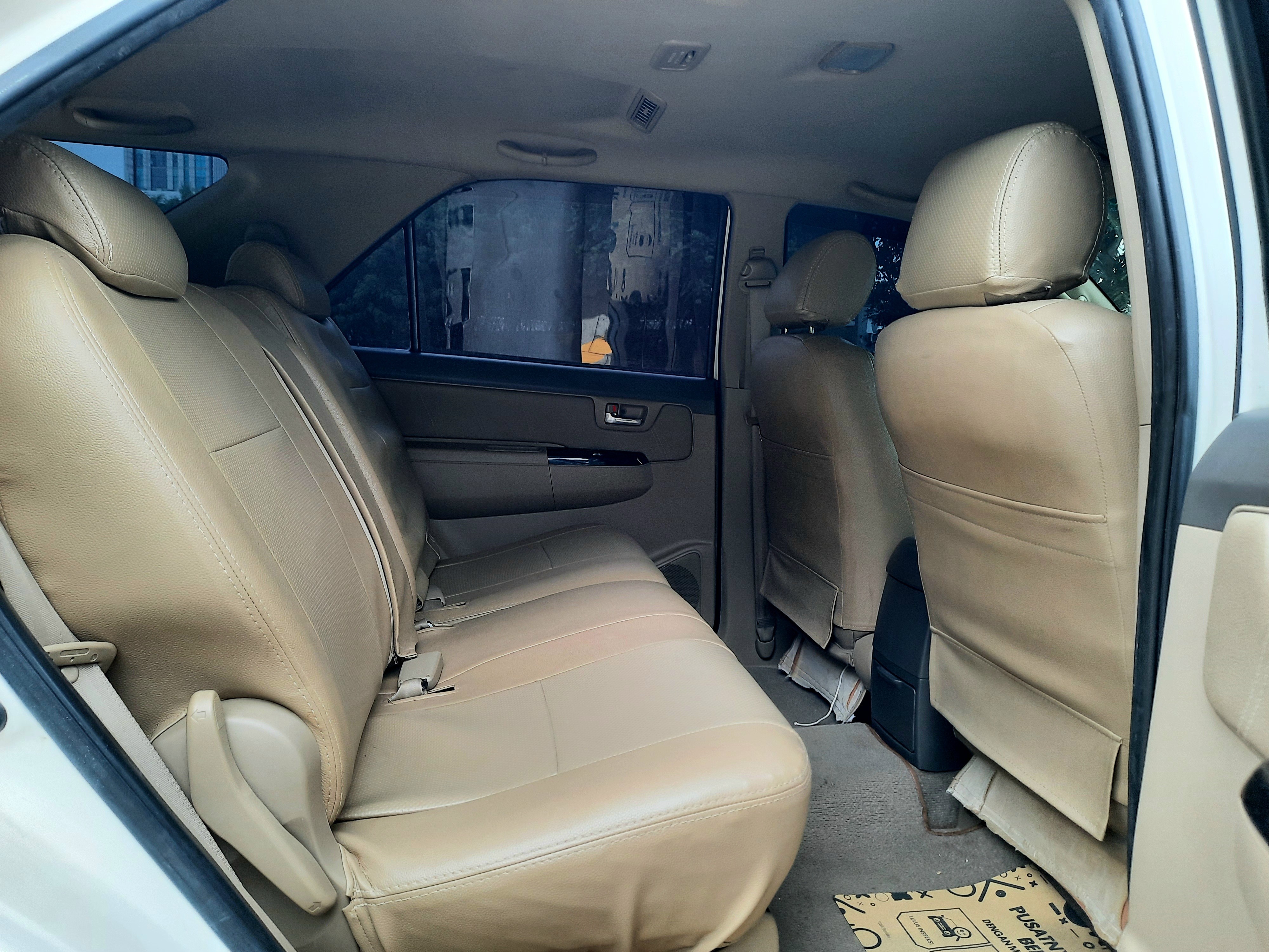 2012 Toyota Fortuner  2.5 G A/T 2012 Toyota Fortuner  2.5 G A/T