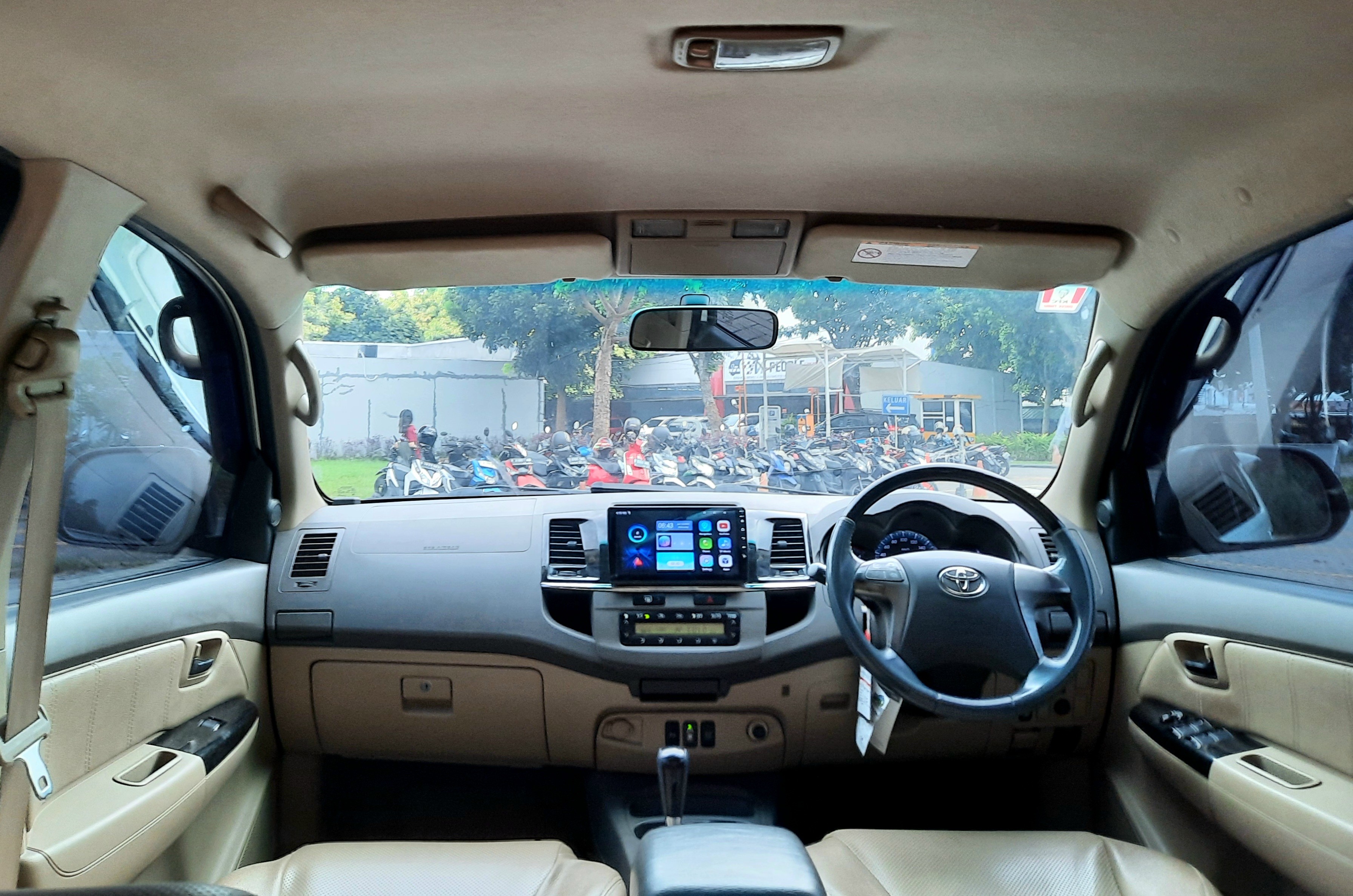 2012 Toyota Fortuner  2.5 G A/T 2012 Toyota Fortuner  2.5 G A/T