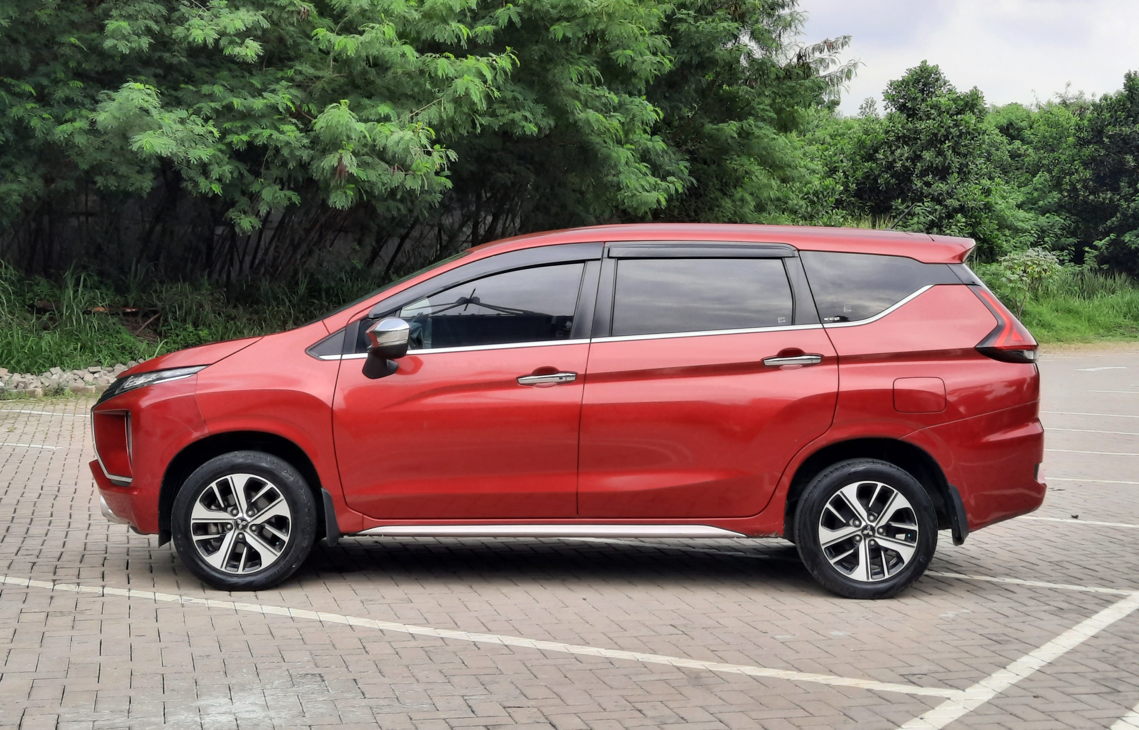 2019 Mitsubishi Xpander  1.5 L ULTIMATE 2019 Mitsubishi Xpander  1.5 L ULTIMATE