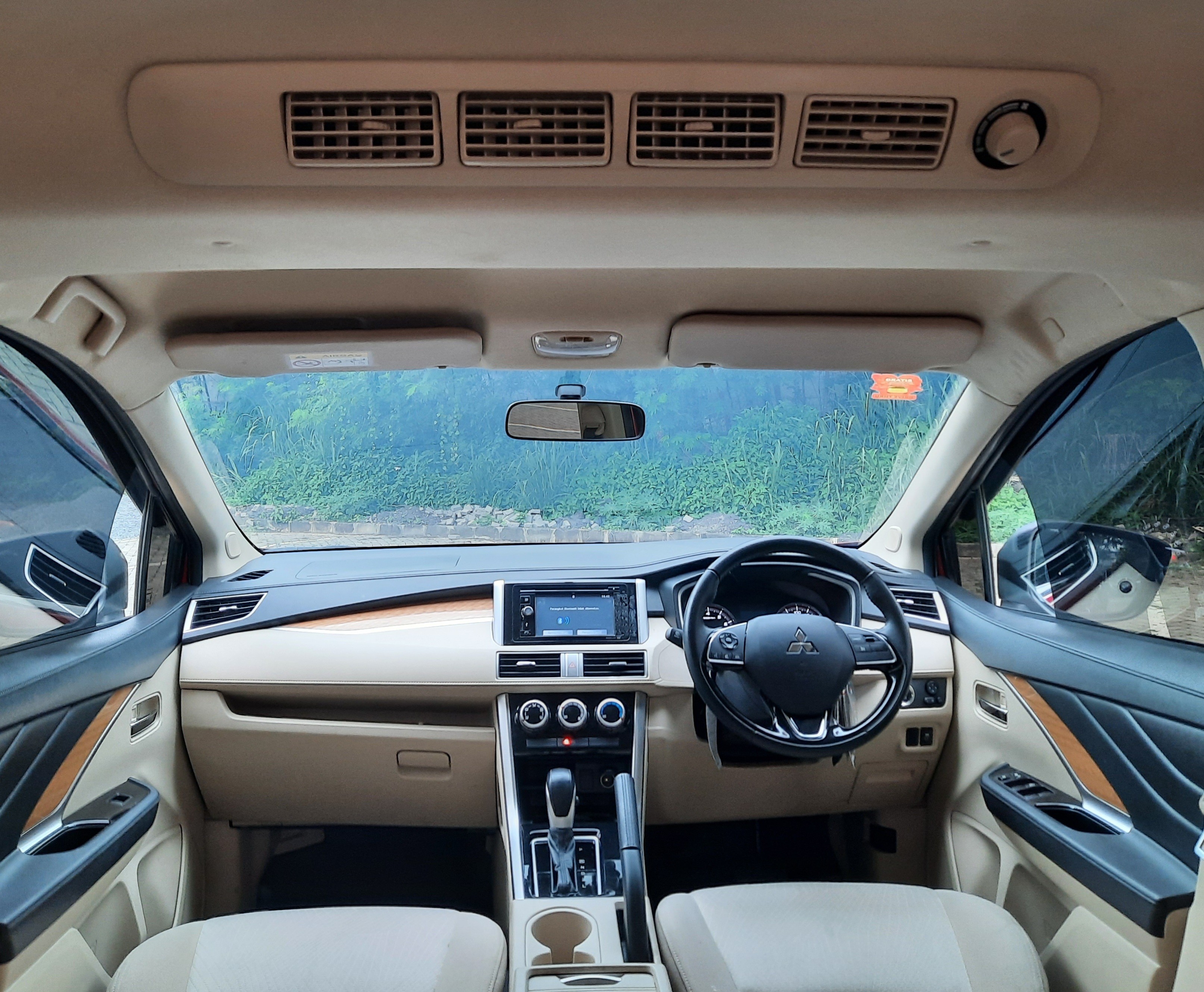 2019 Mitsubishi Xpander  1.5 L ULTIMATE 2019 Mitsubishi Xpander  1.5 L ULTIMATE