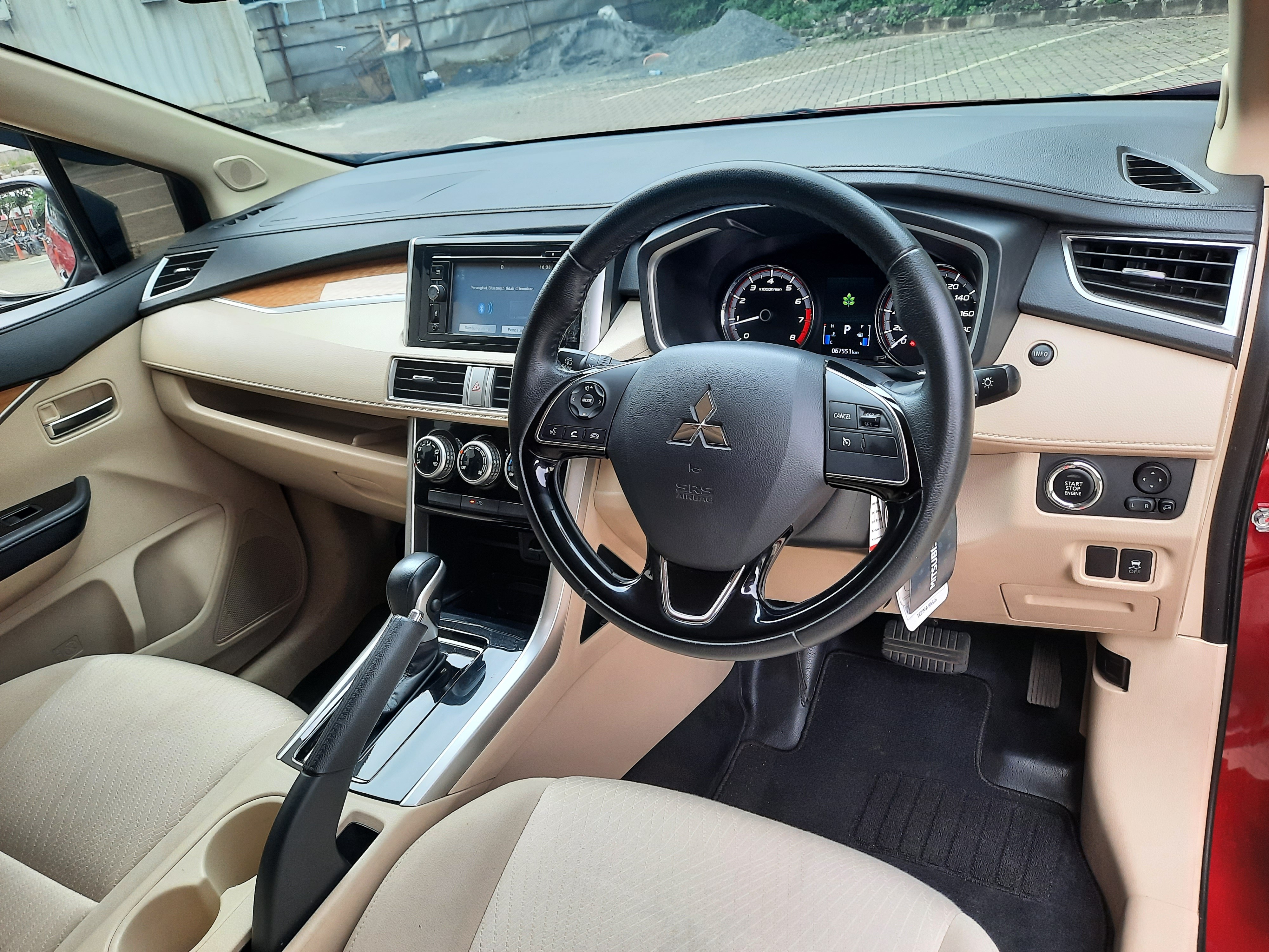 2019 Mitsubishi Xpander  1.5 L ULTIMATE 2019 Mitsubishi Xpander  1.5 L ULTIMATE