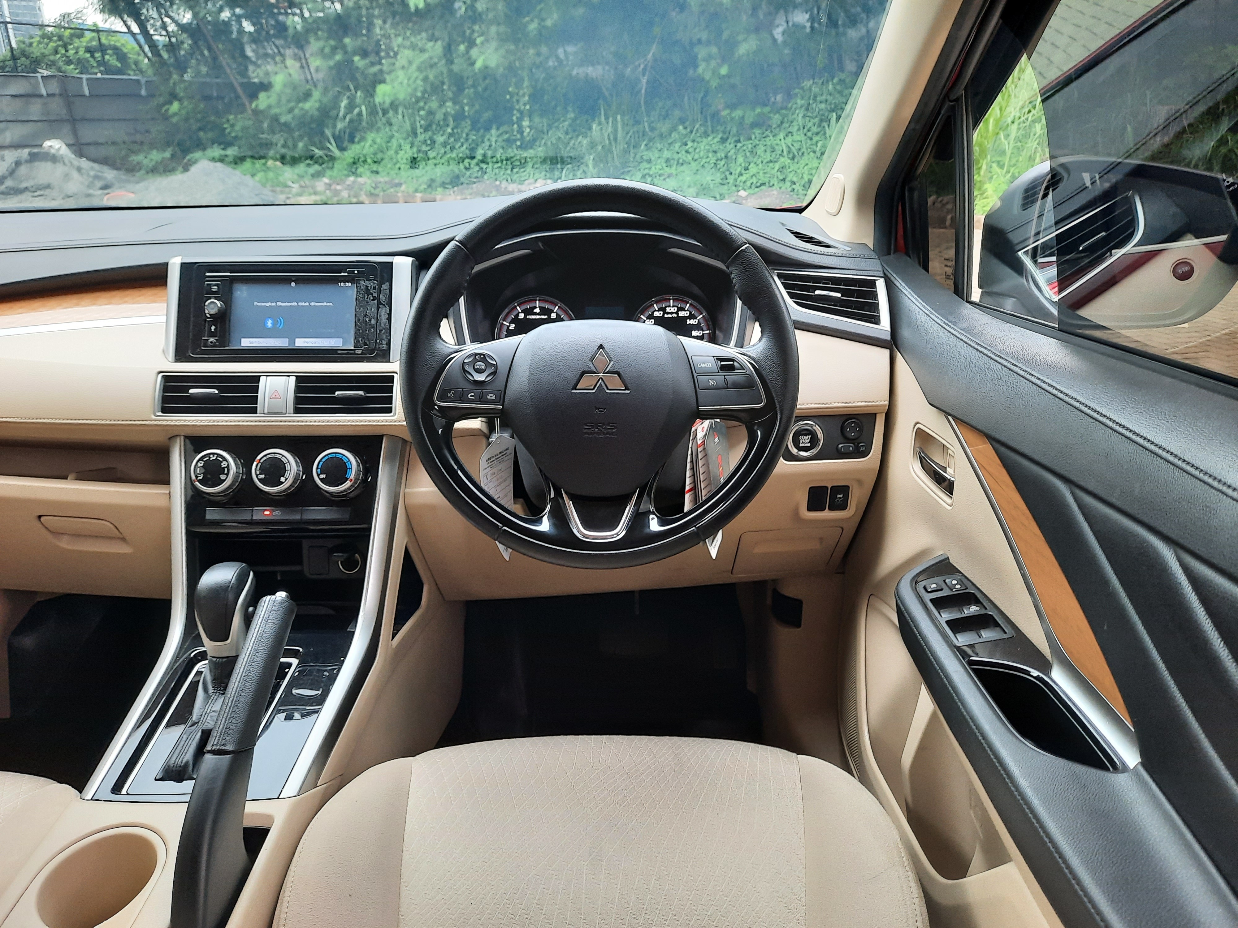 2019 Mitsubishi Xpander  1.5 L ULTIMATE 2019 Mitsubishi Xpander  1.5 L ULTIMATE