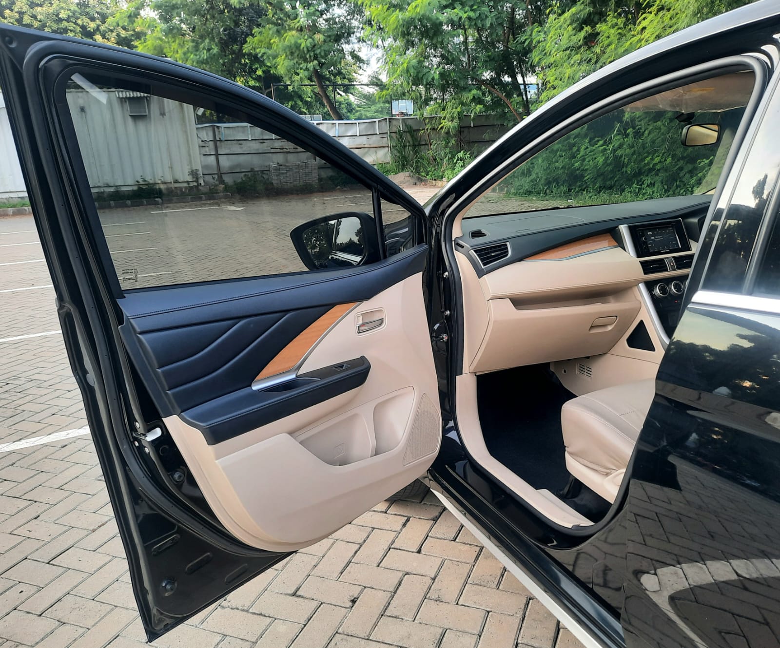 2018 Mitsubishi Xpander  1.5 L ULTIMATE 2018 Mitsubishi Xpander  1.5 L ULTIMATE