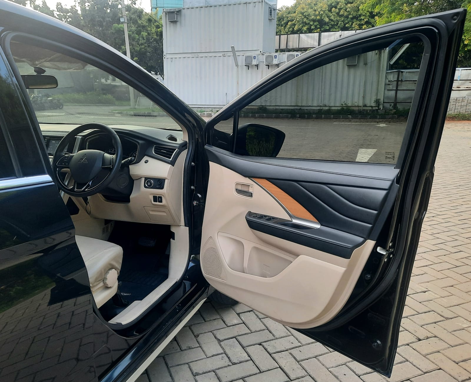 2018 Mitsubishi Xpander  1.5 L ULTIMATE 2018 Mitsubishi Xpander  1.5 L ULTIMATE