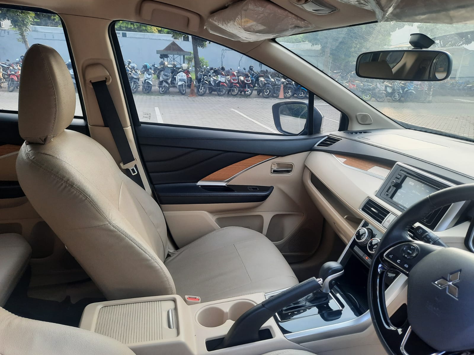 2018 Mitsubishi Xpander  1.5 L ULTIMATE 2018 Mitsubishi Xpander  1.5 L ULTIMATE