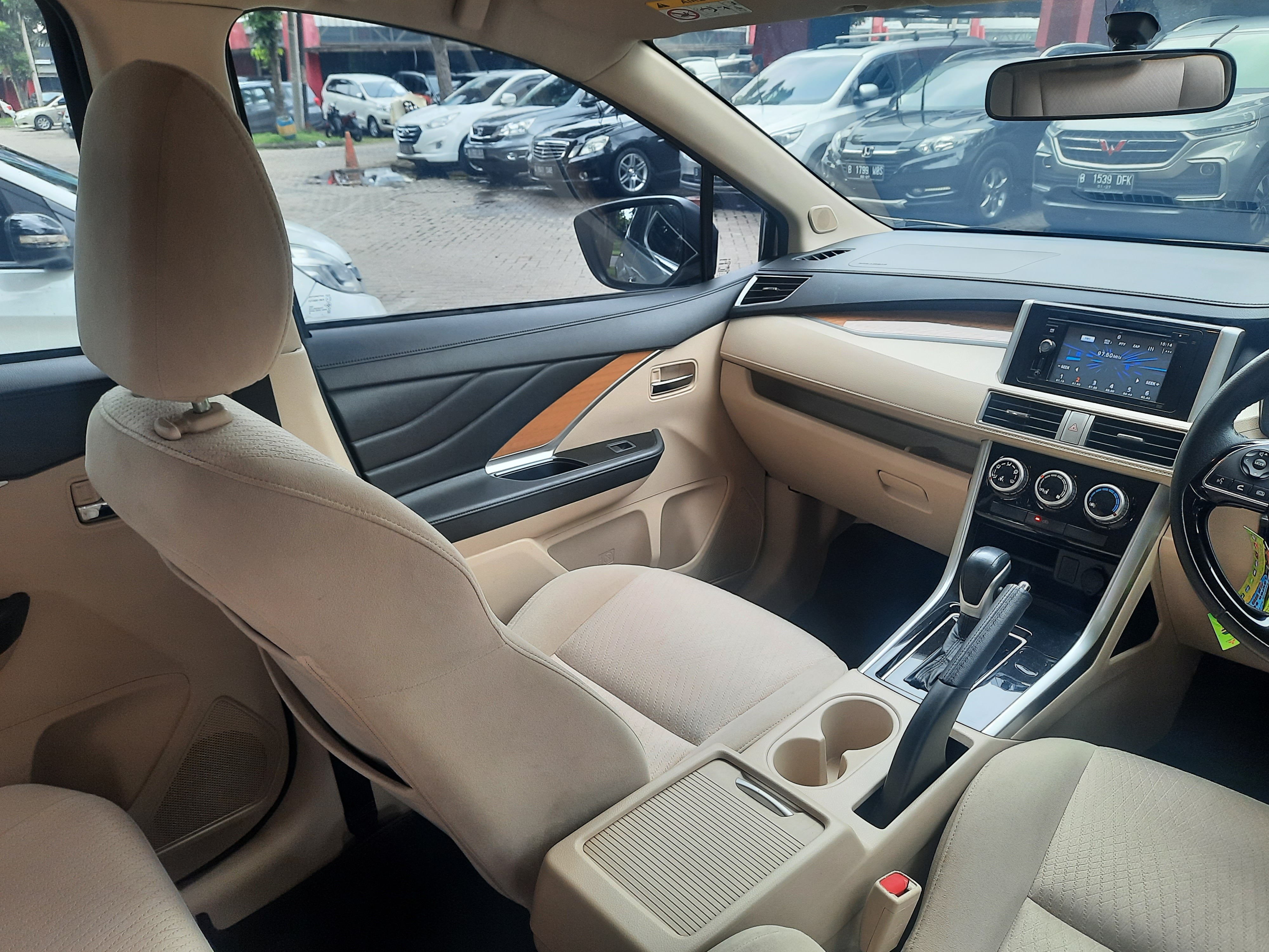 2018 Mitsubishi Xpander  1.5 L ULTIMATE 2018 Mitsubishi Xpander  1.5 L ULTIMATE