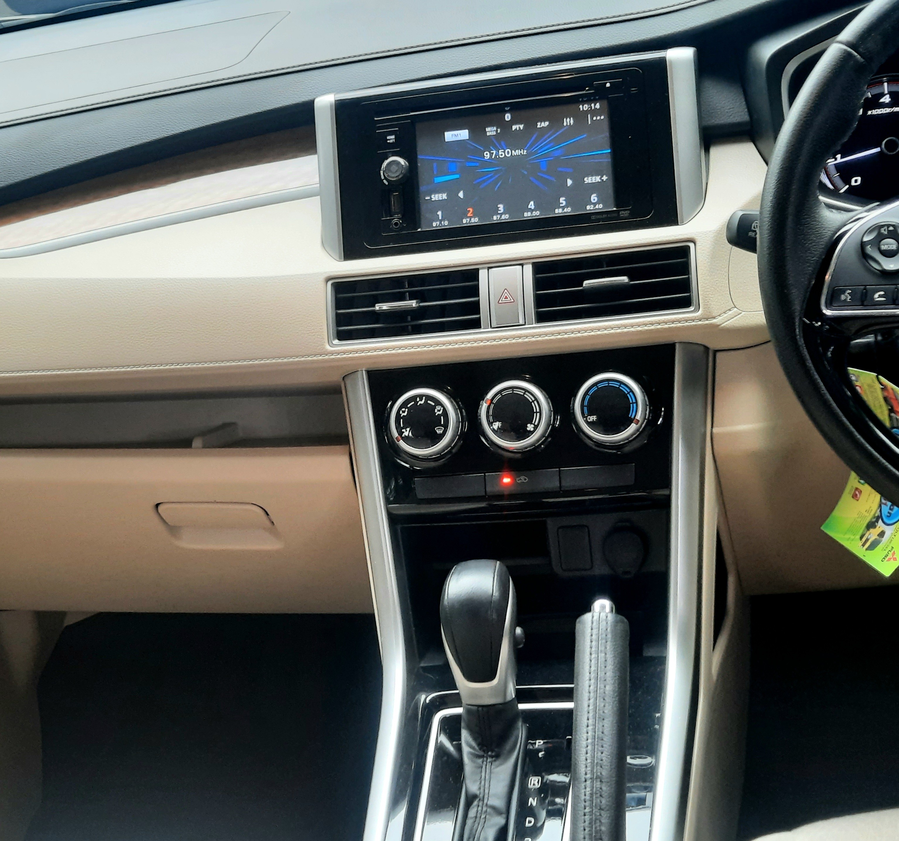 2018 Mitsubishi Xpander  1.5 L ULTIMATE 2018 Mitsubishi Xpander  1.5 L ULTIMATE