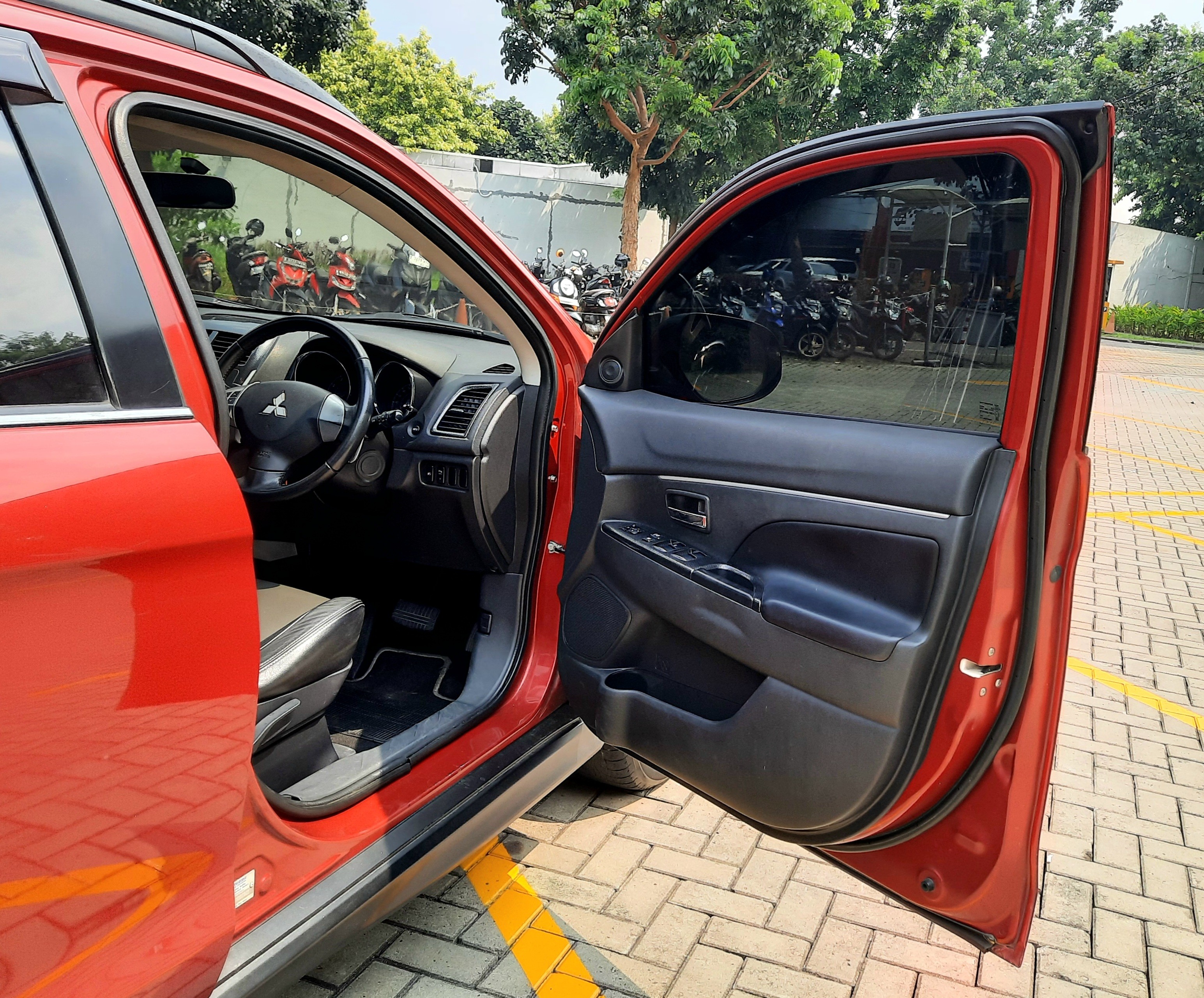 2014 Mitsubishi Outlander Sport PX LIMITED AT 2014 Mitsubishi Outlander Sport PX LIMITED AT