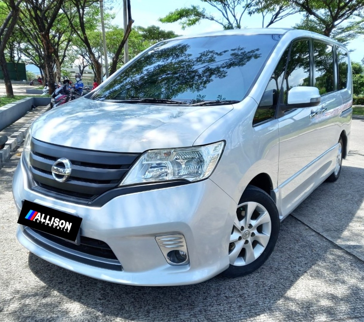 2015 Nissan Serena  2.0L Highway Star 2015 Nissan Serena  2.0L Highway Star