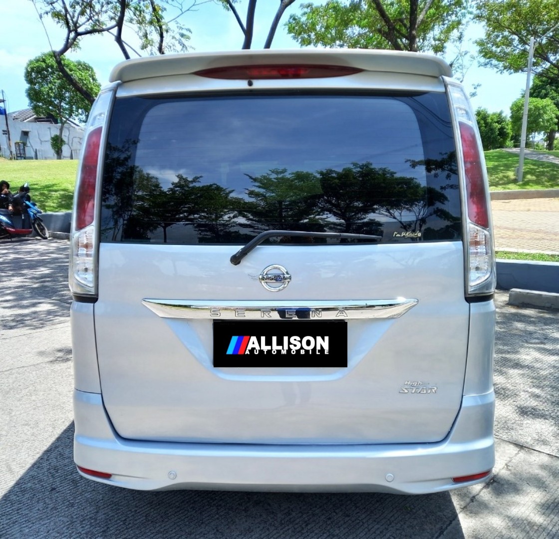 2015 Nissan Serena  2.0L Highway Star 2015 Nissan Serena  2.0L Highway Star