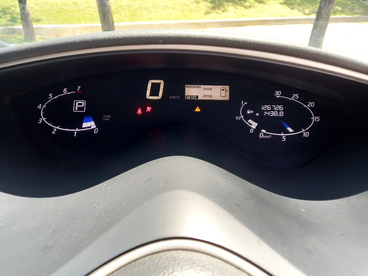 2015 Nissan Serena  2.0L Highway Star 2015 Nissan Serena  2.0L Highway Star