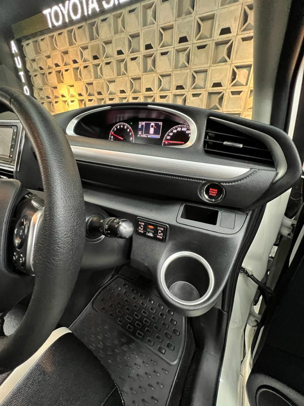 2017 Toyota Sienta 2017 Toyota Sienta