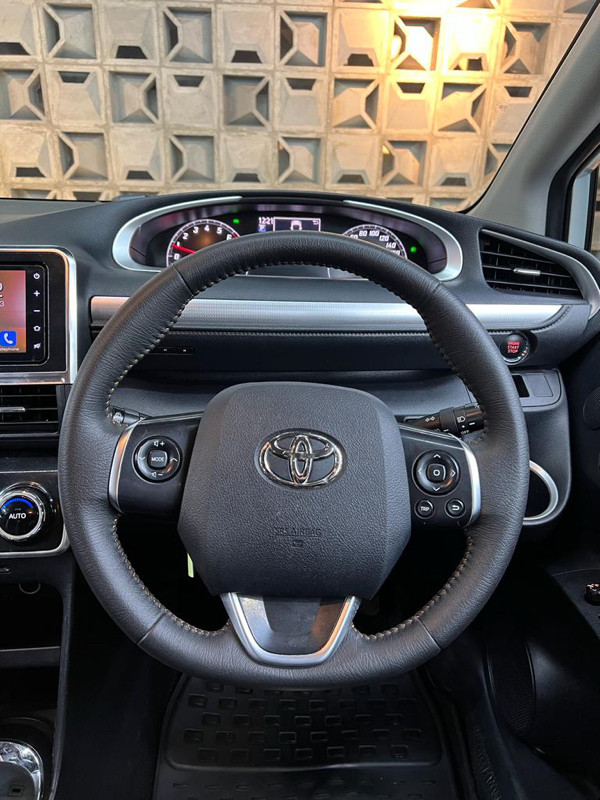 2017 Toyota Sienta 2017 Toyota Sienta