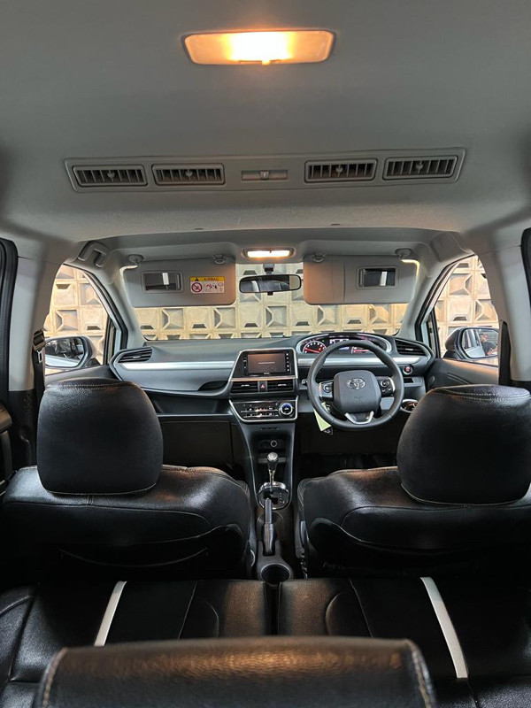 2017 Toyota Sienta 2017 Toyota Sienta