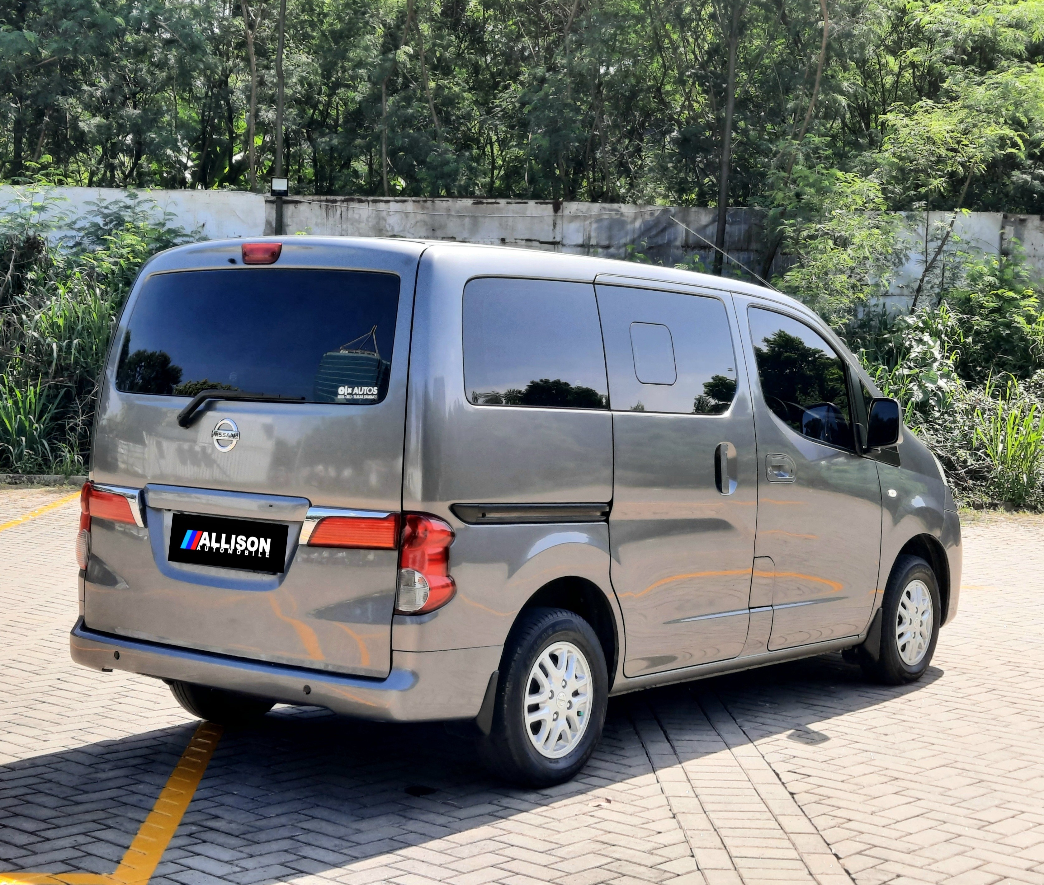 2013 Nissan Evalia 1.5 XV AT 2013 Nissan Evalia 1.5 XV AT