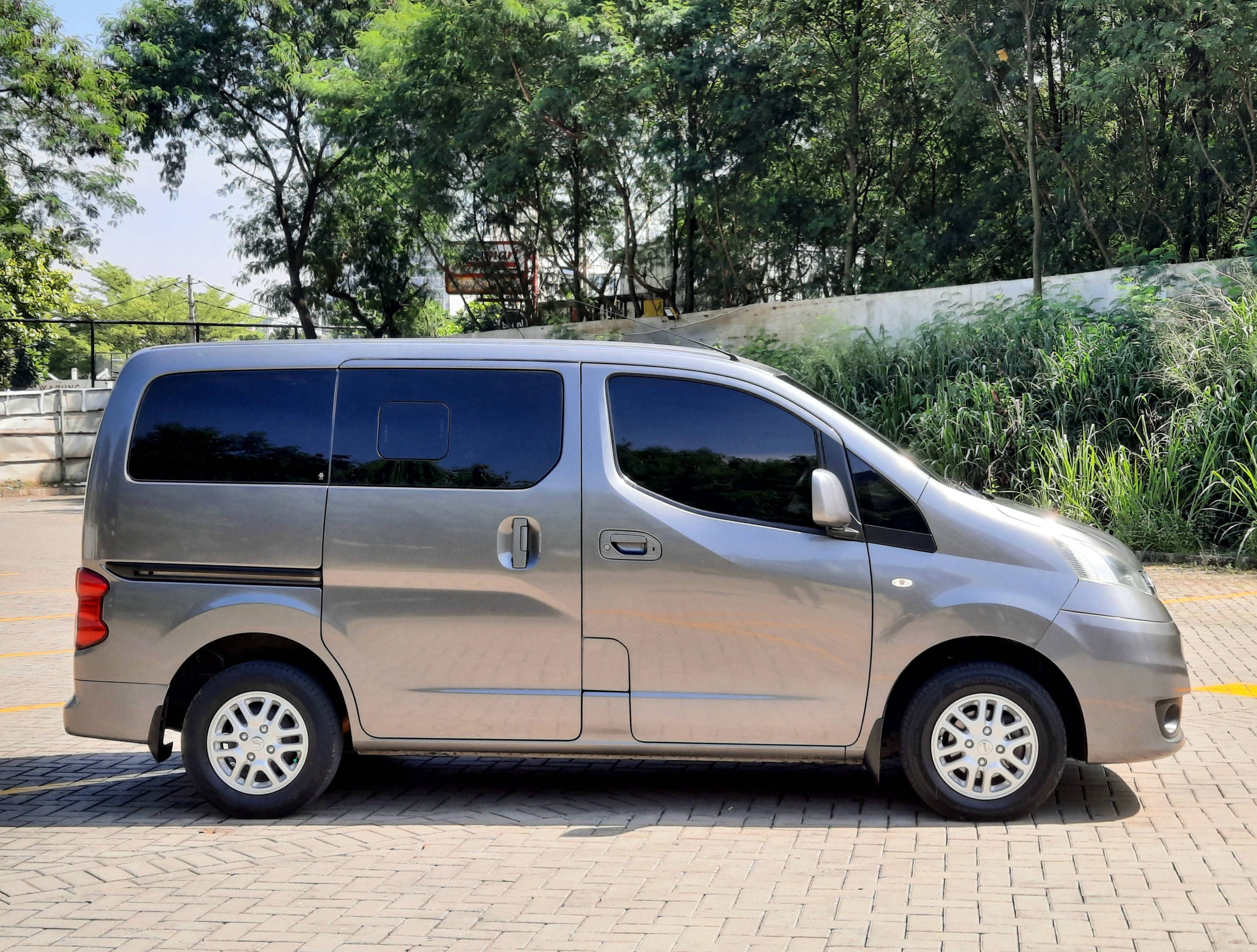 2013 Nissan Evalia 1.5 XV AT 2013 Nissan Evalia 1.5 XV AT