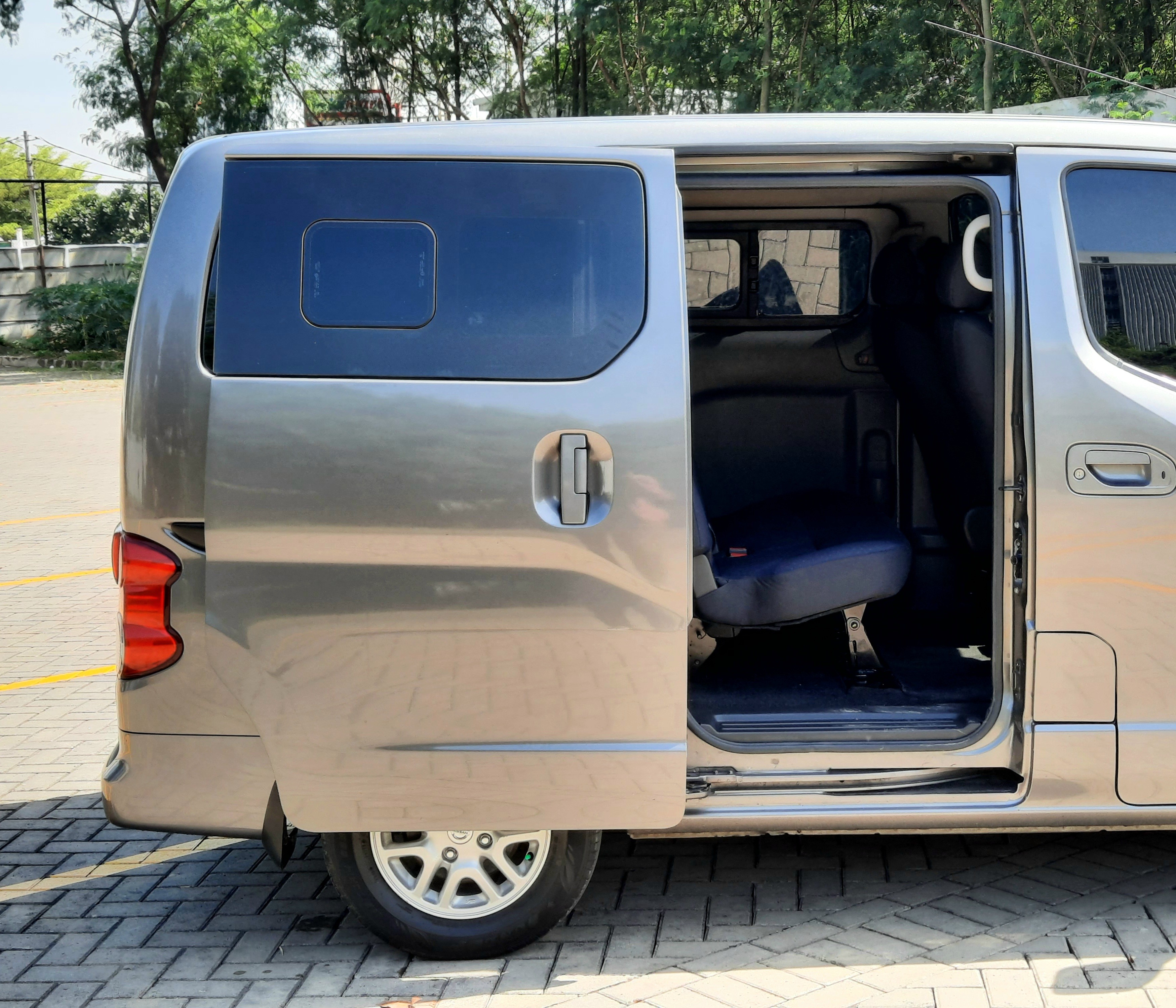 2013 Nissan Evalia 1.5 XV AT 2013 Nissan Evalia 1.5 XV AT