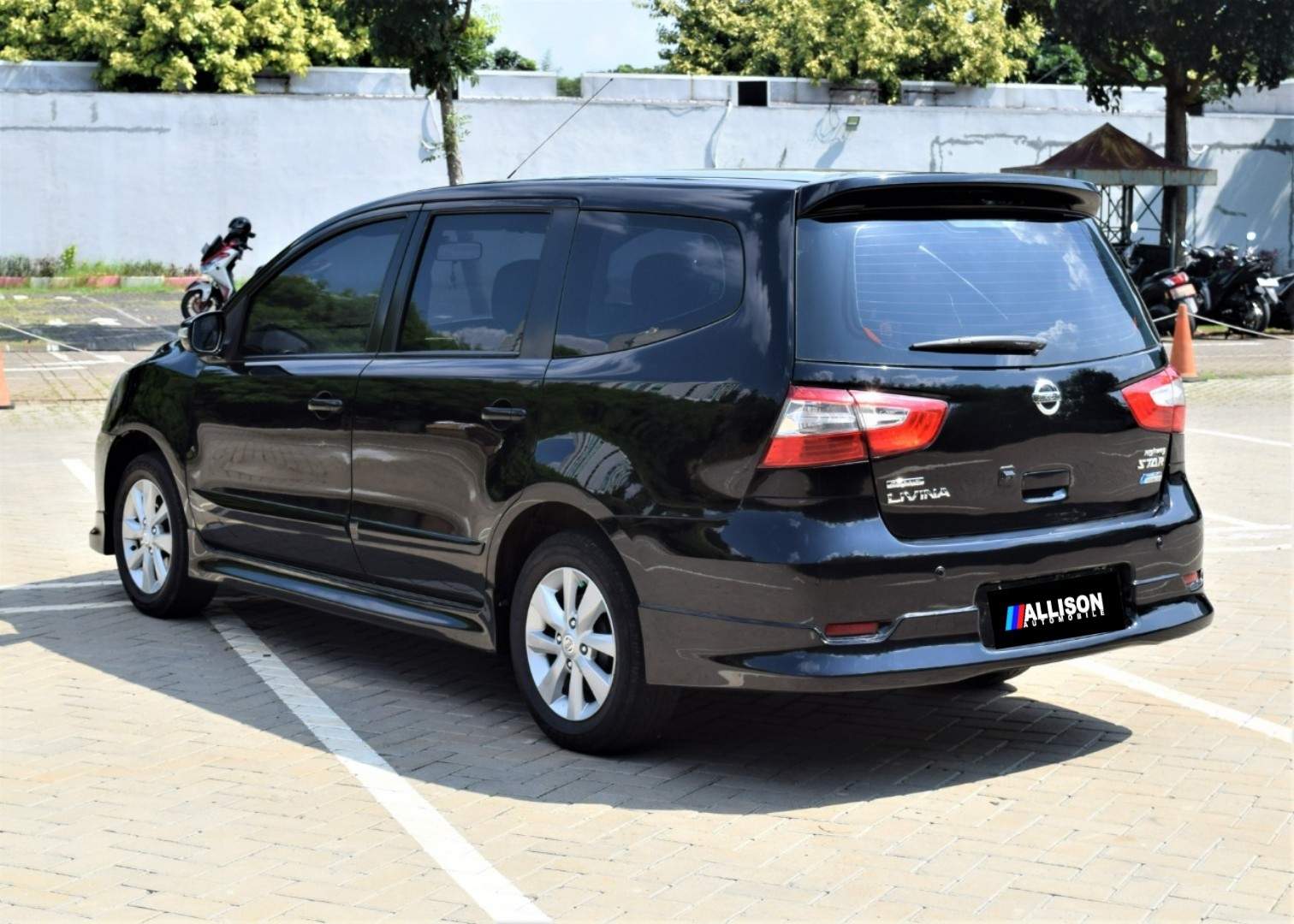 2014 Nissan Grand Livina 1.5 HWS CVT 2014 Nissan Grand Livina 1.5 HWS CVT