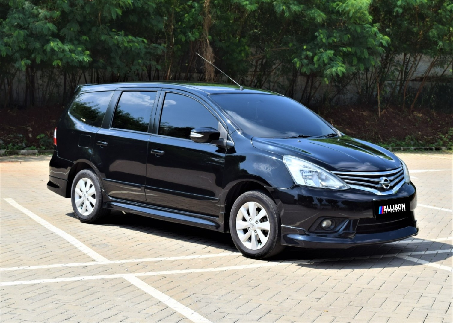 2014 Nissan Grand Livina 1.5 HWS CVT 2014 Nissan Grand Livina 1.5 HWS CVT