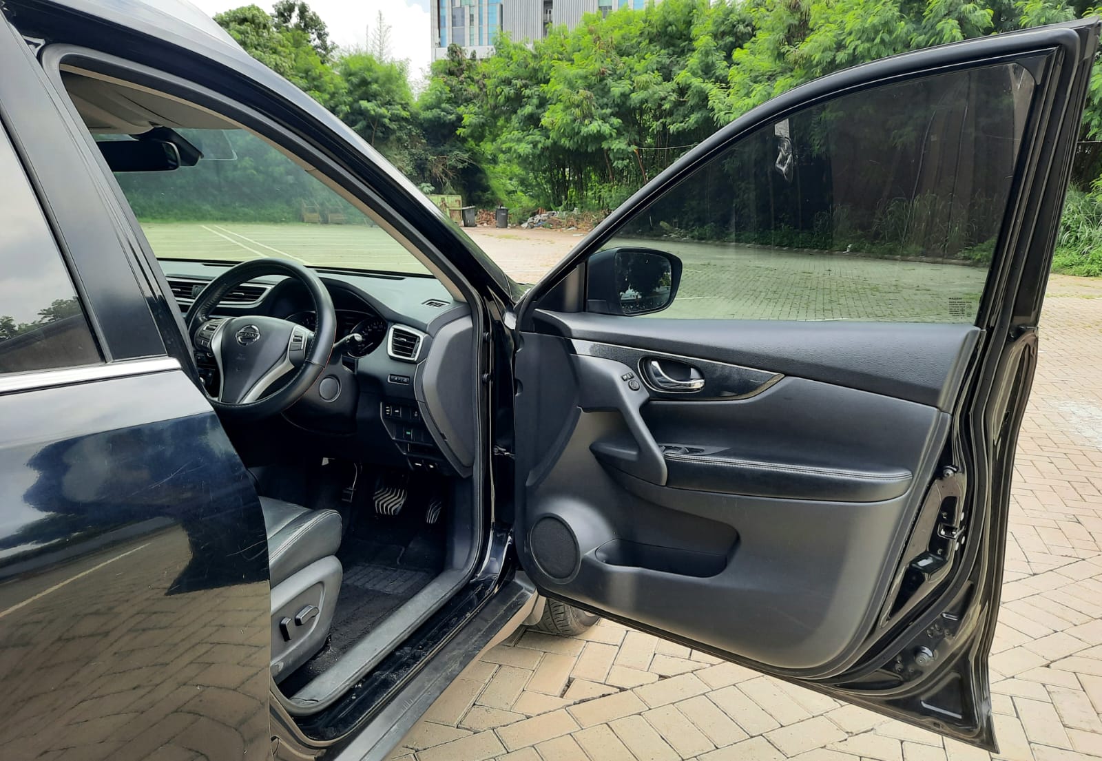 2015 Nissan X Trail 2.5L CVT AT 2015 Nissan X Trail 2.5L CVT AT