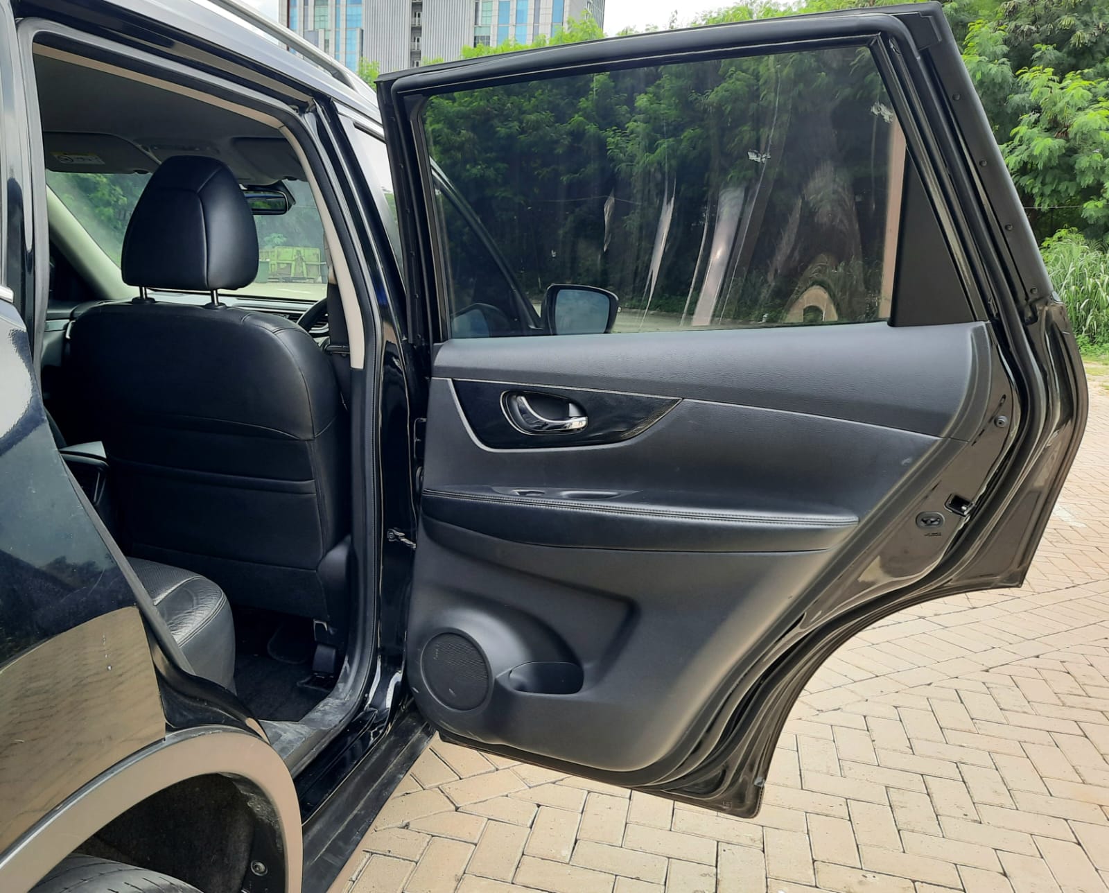 2015 Nissan X Trail 2.5L CVT AT 2015 Nissan X Trail 2.5L CVT AT