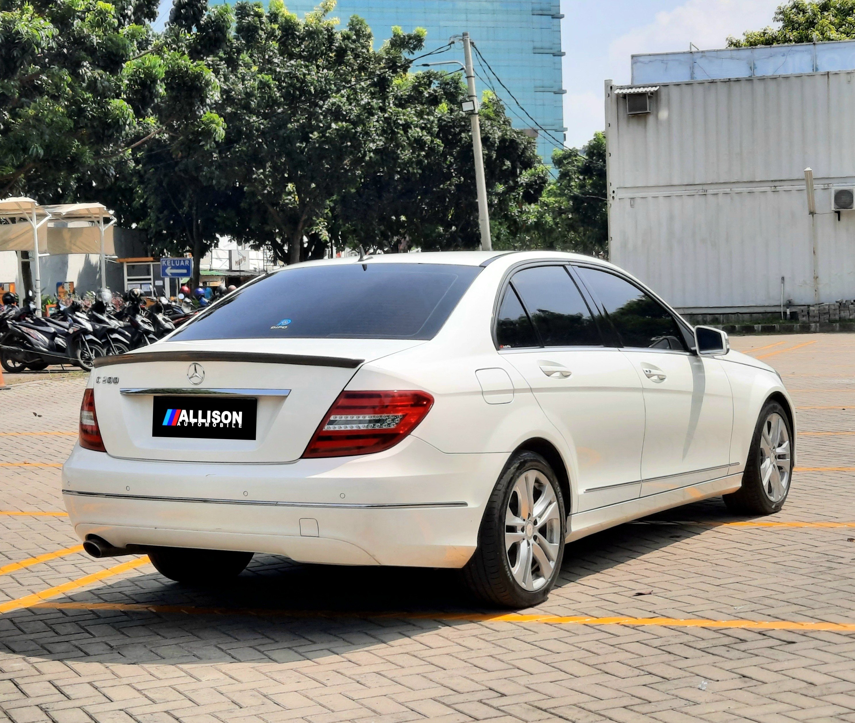 2013 Mercedes Benz C-Class Sedan C 200 CGI Avantgarde 2013 Mercedes Benz C-Class Sedan C 200 CGI Avantgarde