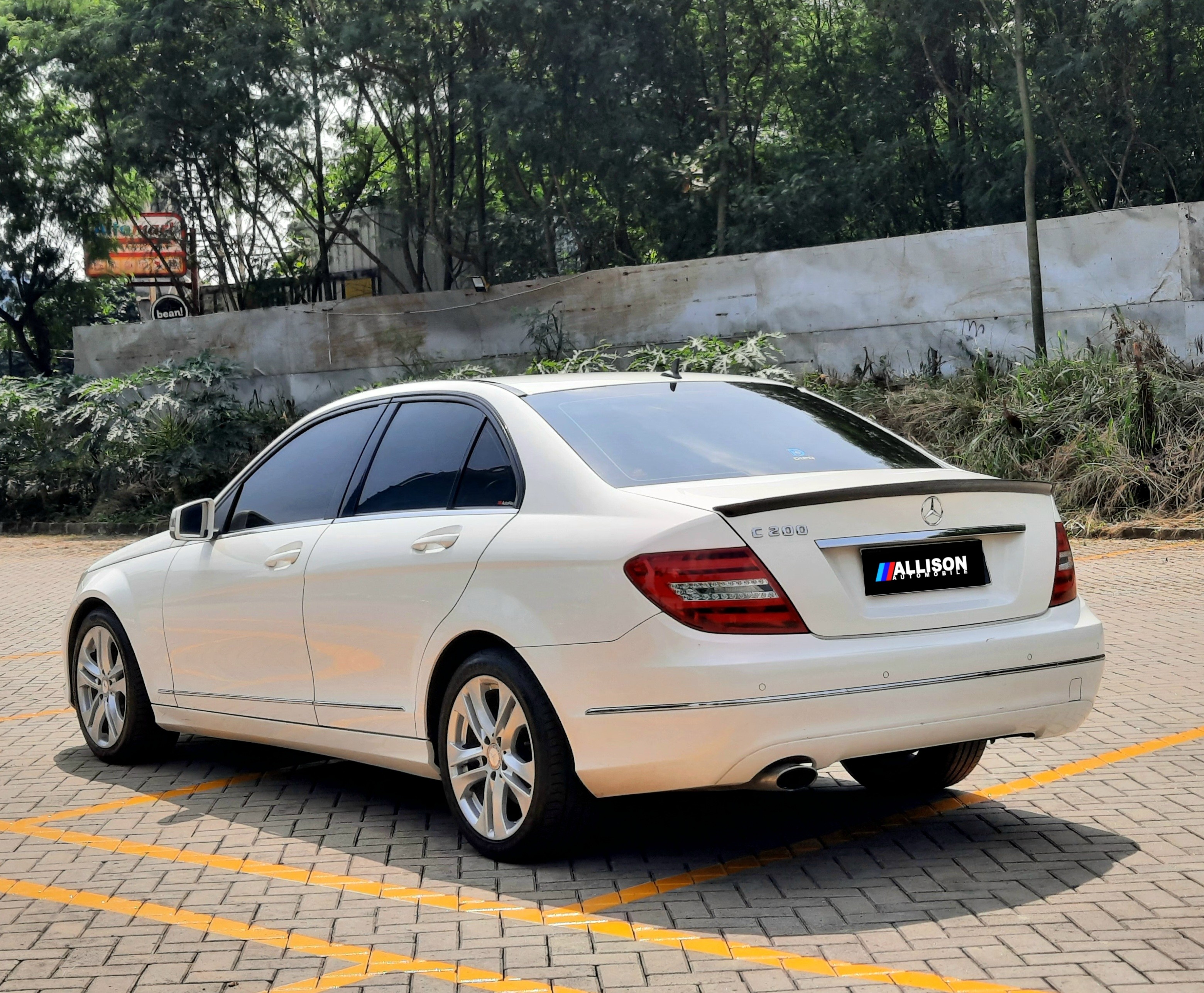 2013 Mercedes Benz C-Class Sedan C 200 CGI Avantgarde 2013 Mercedes Benz C-Class Sedan C 200 CGI Avantgarde