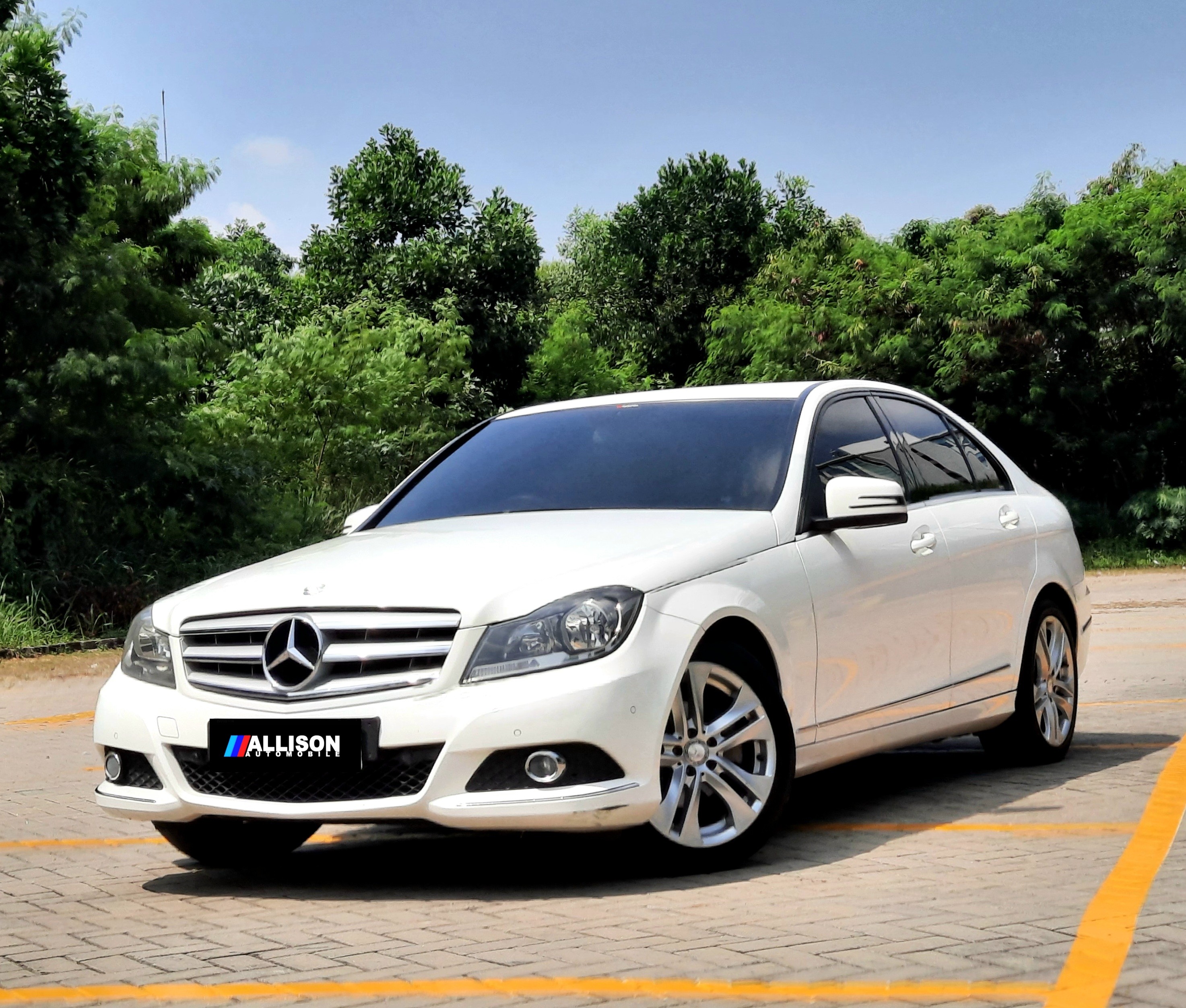 2013 Mercedes Benz C-Class Sedan C 200 CGI Avantgarde 2013 Mercedes Benz C-Class Sedan C 200 CGI Avantgarde